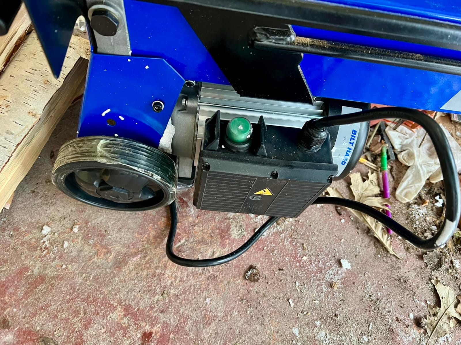 BILT HARD Log Splitter 6.5 Ton, Wood Splitter Electric Powered 15Amp, with Hydraulic Ram customer photo 1