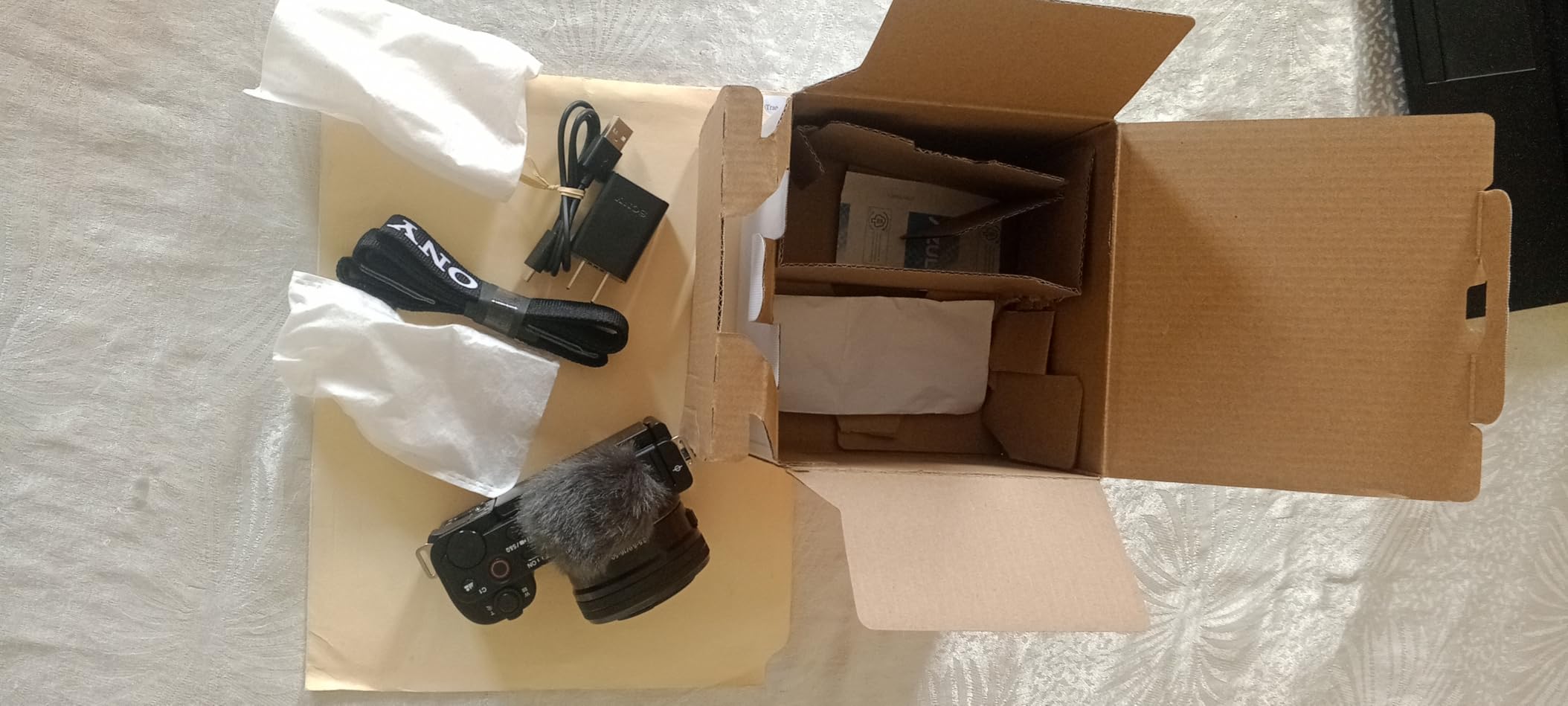 Sony Alpha ZV-E10 APS-C Interchangeable Lens Mirrorless Vlog Camera Kit - Black | 24.2MP Large-Format Image Sensor customer photo 1