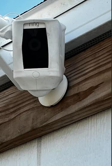 Spotlight Cam Plus, Battery, Home or business security with HD video, Two-Way Talk, Color Night Vision, and Security Siren, White customer photo 1
