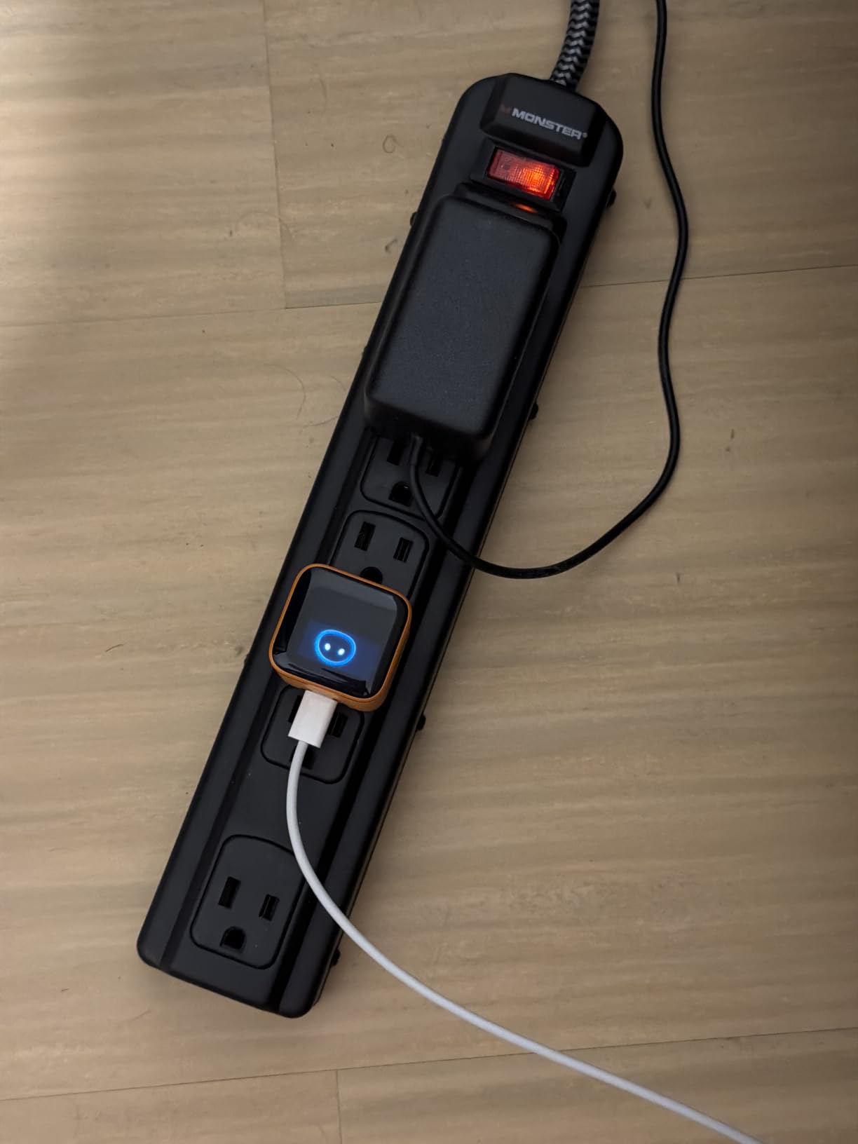 Monster Pro MI Professional Surge Protector Power Strip with Fireproof MOV Technology for Computers, Amplifiers, Pedal Boards, and Pro Audio Gear customer photo 1