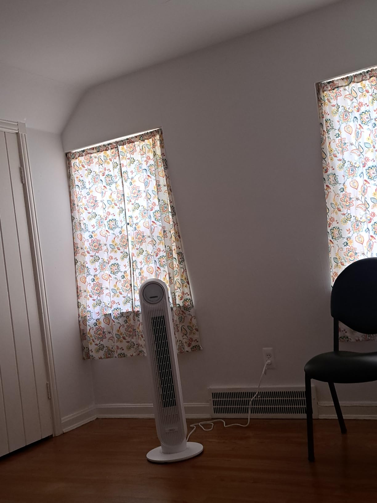 DREO Tower Fan for Bedroom, 28ft/s Velocity, Ultra Quiet Fan, 8 Speeds | 2026 Upgraded DC Motor, 90° Oscillating, 4 Modes Standing Fan, Bladeless Fan for Indoors, Floor Fans with Remote, Black customer photo 1