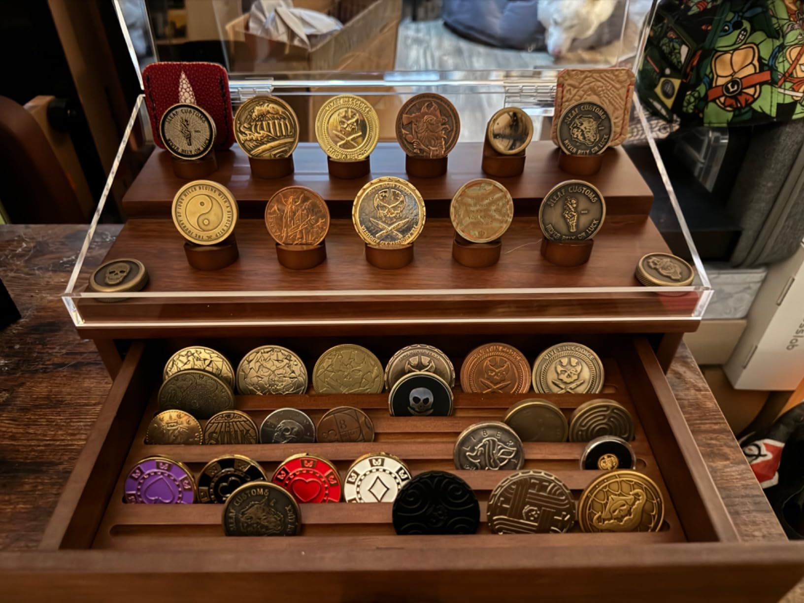 Holme & Hadfield 30 Coin Wooden Challenge Coin Display Case with Drawer customer photo 2