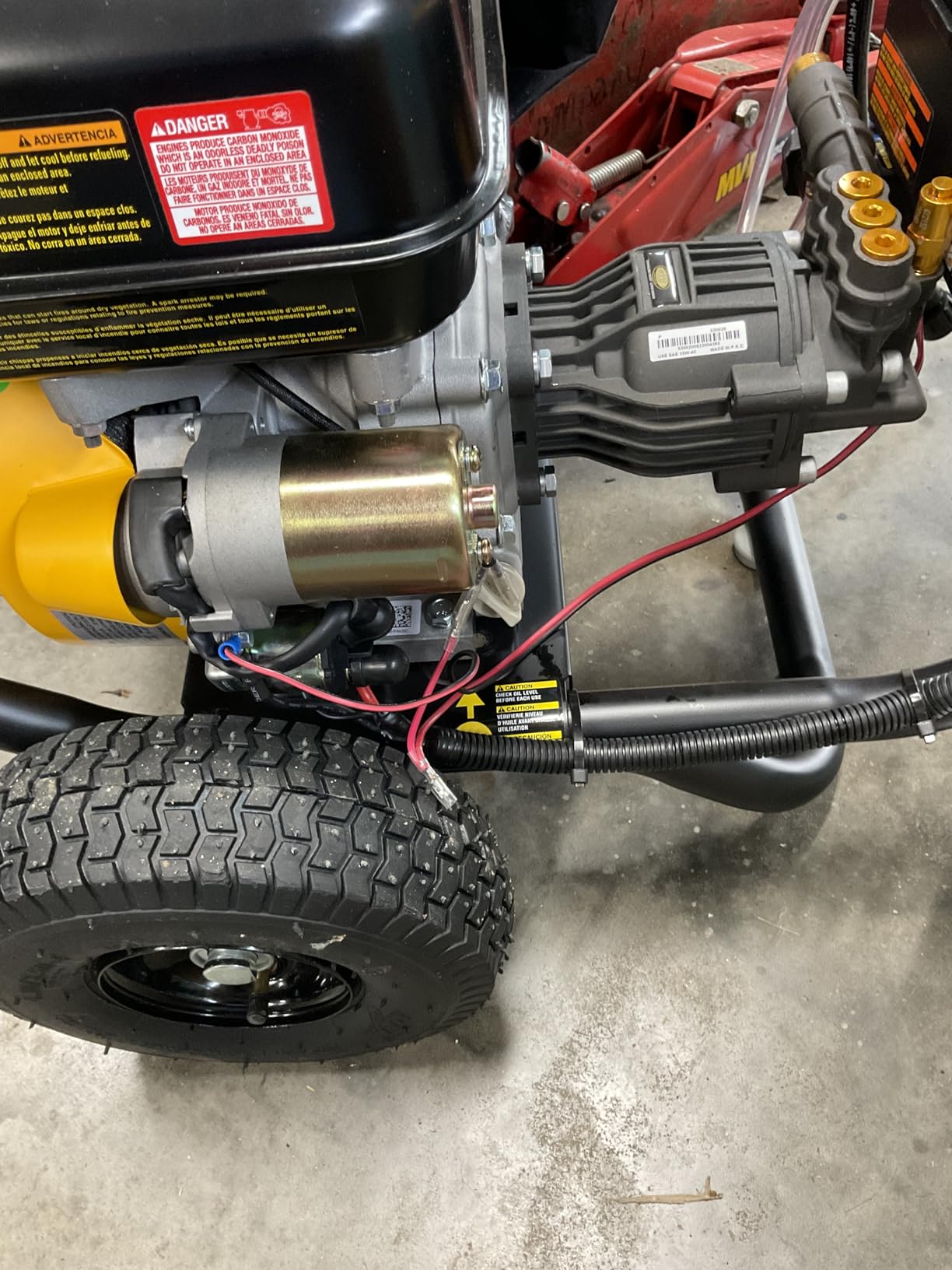 DeWalt 3300 PSI Gas Pressure Washer, 2.4 GPM, Residential Model DXPW3300-S, AAA Axial Cam Pump, 25' Hose, 5 Nozzles customer photo 2