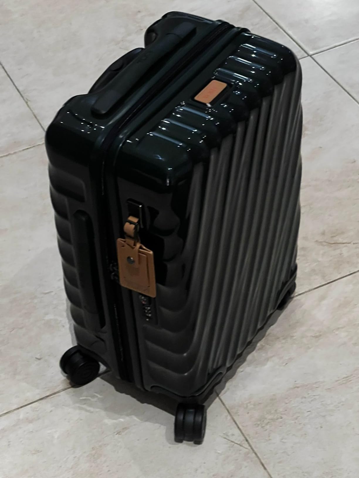 TUMI 19 Degree Expandable Carry-On - 4-Wheeled Hard Shell Suitcase - Navy customer photo 1