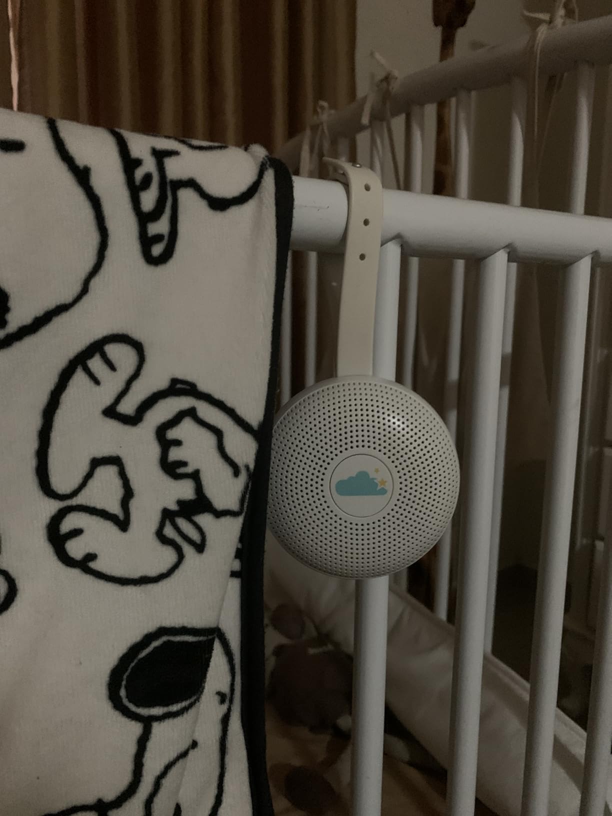 Hushh+ Portable White Noise Machine for Baby, 20 Soothing Natural Sounds, Amber Night Light, Wireless Charging & Speaker, Compact Size, Noise Canceling for Better Sleep & Nursery Must Have customer photo 1