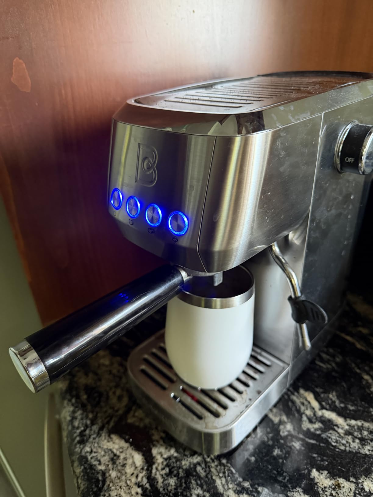 CASABREWS 3700 Essential Stainless Steel Espresso Machine with Steam Wand, 20-Bar Italian Pump customer photo 1