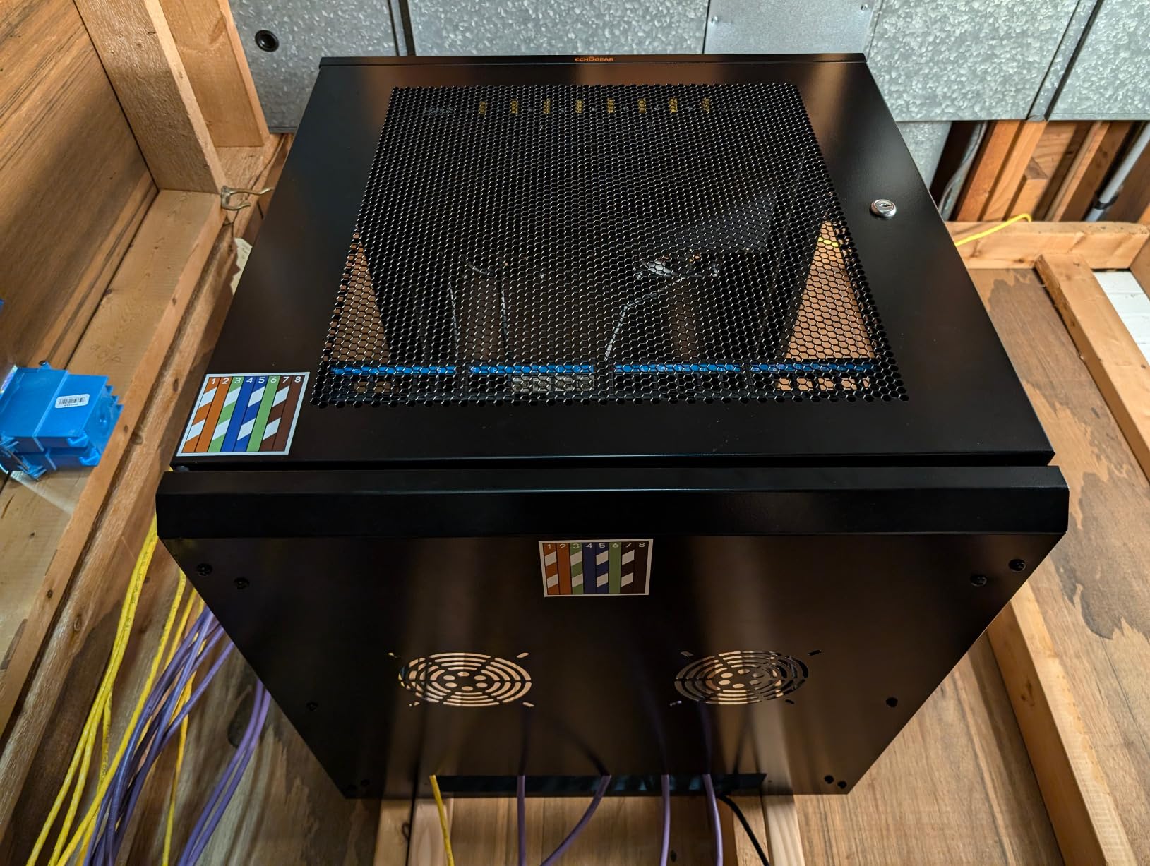 ECHOGEAR 12U Network Server Rack Enclosure - Wall Mount Kit with 2X 1U Shelves, Pre-Mounted Fan, Lockable Door & Hardware - 600mm Depth customer photo 2