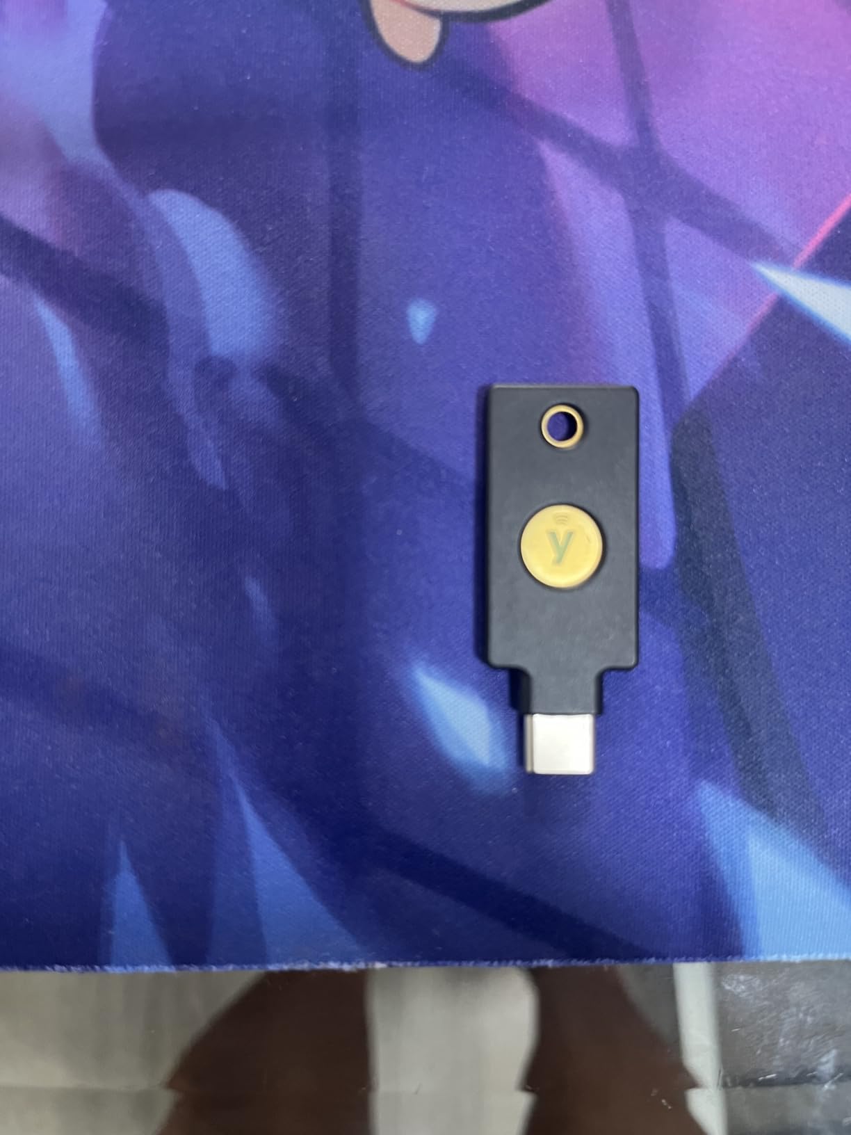 Yubico - Security Key C NFC - Basic Compatibility - Multi-Factor authentication (MFA) Security Key and passkey, Connect via USB-C or NFC, FIDO Certified customer photo 1