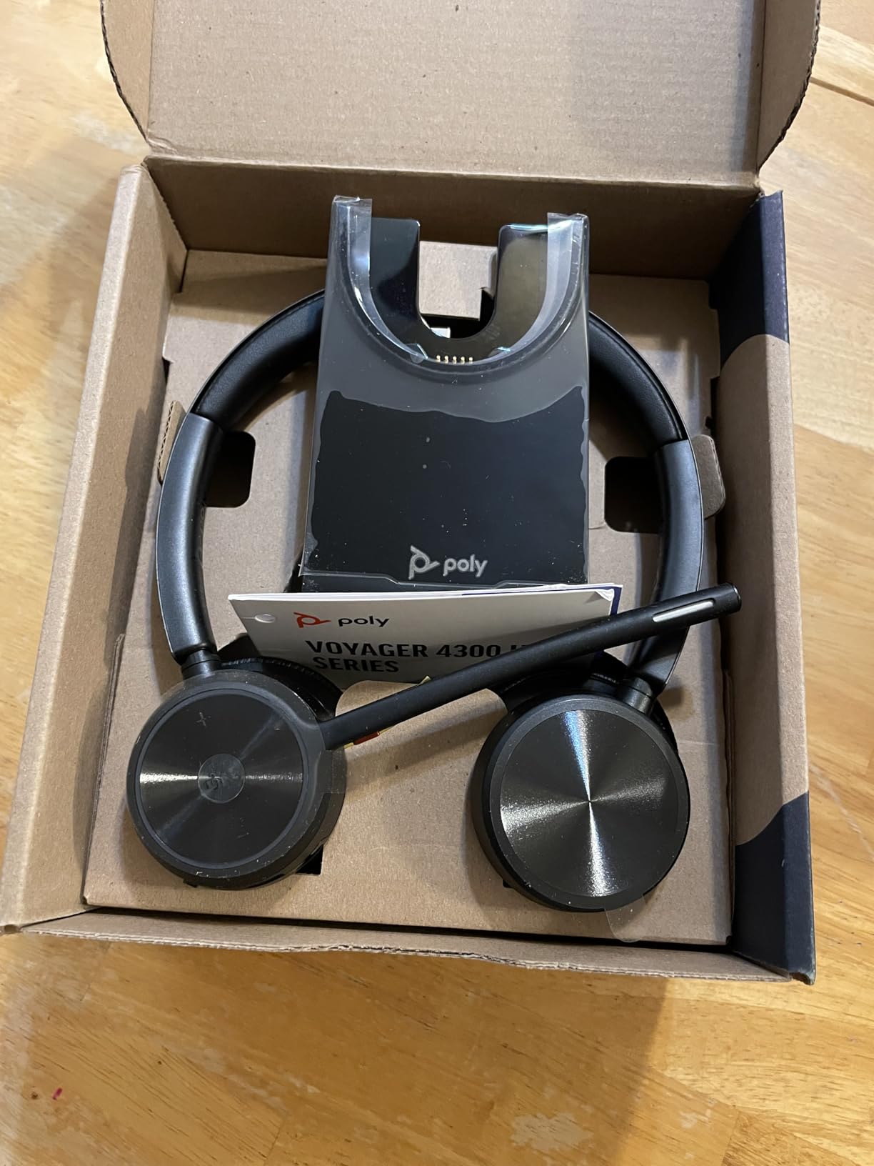 Poly Voyager 4320 UC Wireless Headset & Charge Stand - Noise-Canceling, Microsoft Teams Certified customer photo 2