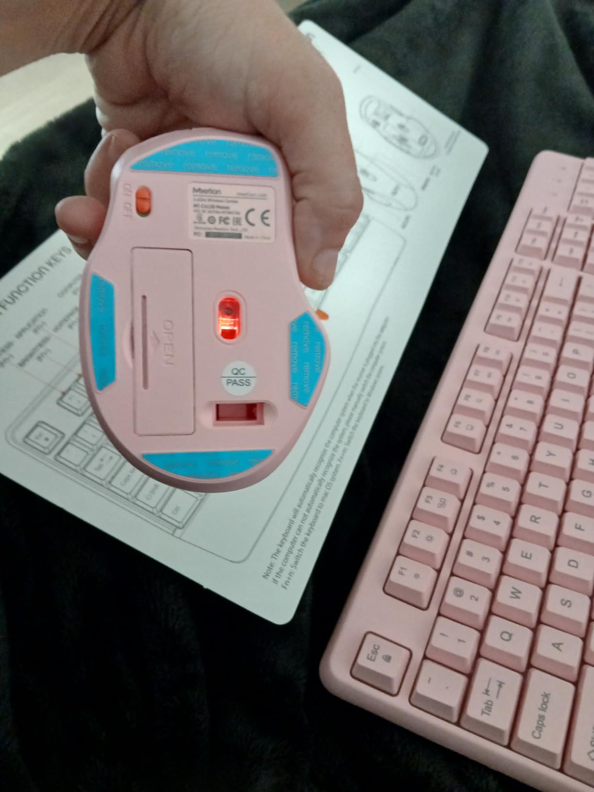 MEETION Wireless Keyboard and Mouse, Full-Sized Cordless Keyboard with Wrist Rest, 3 DPI Adjustable Mouse, Keyboard and Mouse Set with 2.4GHz USB Receiver, for PC/Computer/Laptop/Windows/Mac, Pink customer photo 2