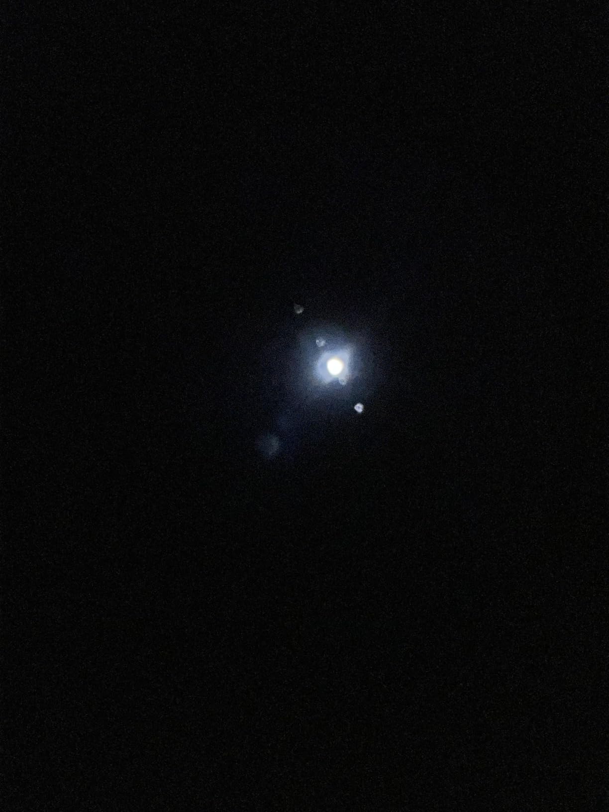 Celestron StarSense Explorer 114mm App-Enabled Tabletop Dobsonian Telescope customer photo 2