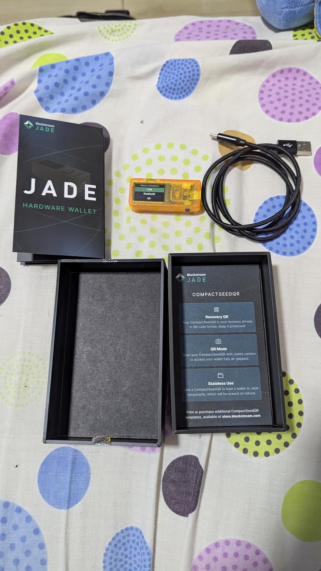 Blockstream Jade - Bitcoin Hardware Wallet - Camera - Bluetooth - USB-C - 240 mAh Battery - Secure Your Bitcoin Offline (Transparent Green) customer photo 2