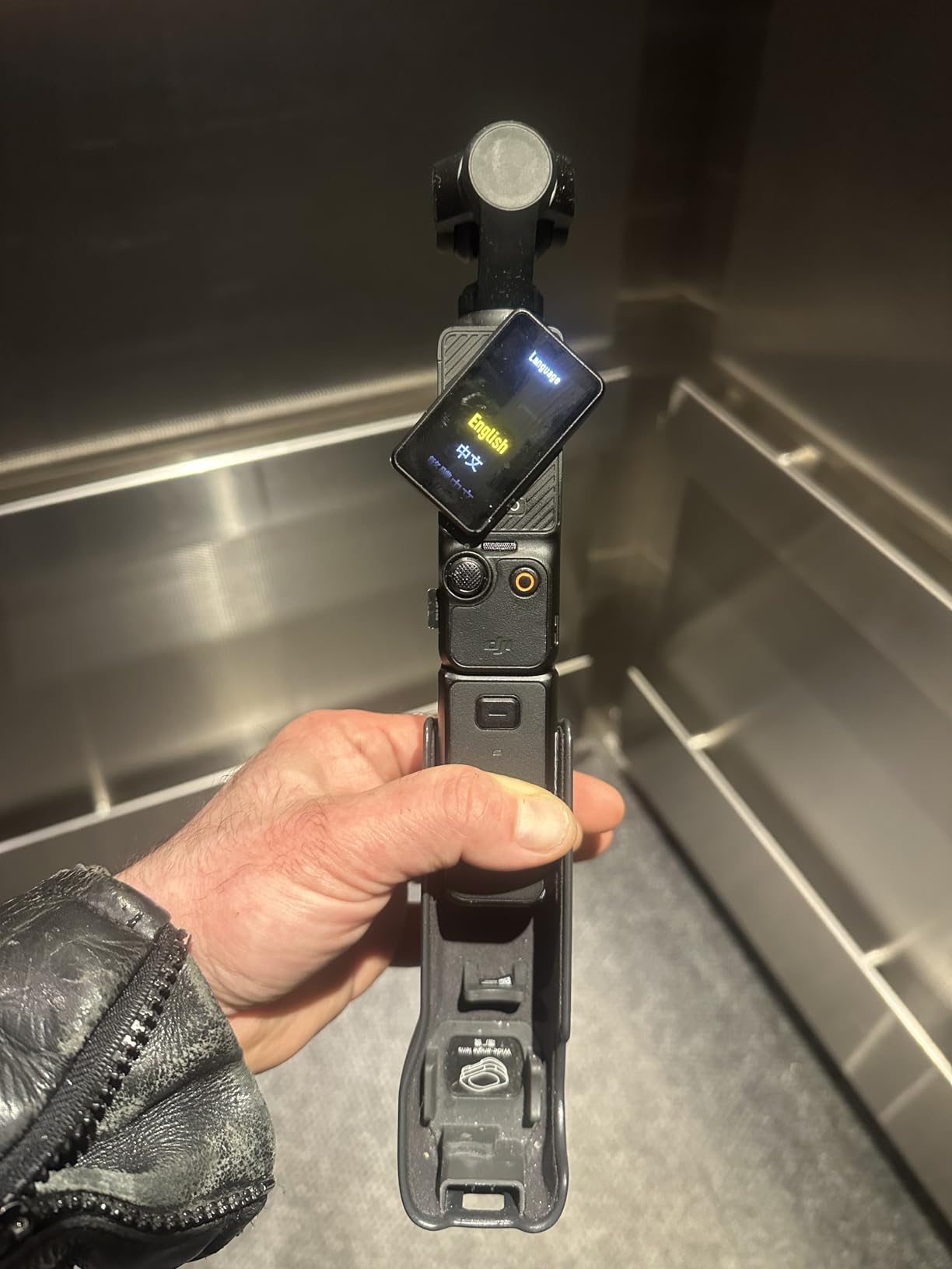 DJI Osmo Pocket 3 Creator Combo, Vlogging Camera with 1'' CMOS & 4K/120fps, 3-Axis Stabilization, Spotlight Follow, Fast Focusing, Mic Included for Clear Sound customer photo 2