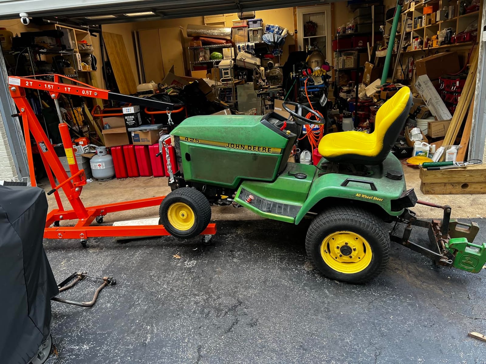 VEVOR Hydraulic Engine Hoist with Lever, 2 Ton/4400 LBS Heavy-Duty Cherry Picker Shop Crane customer photo 1