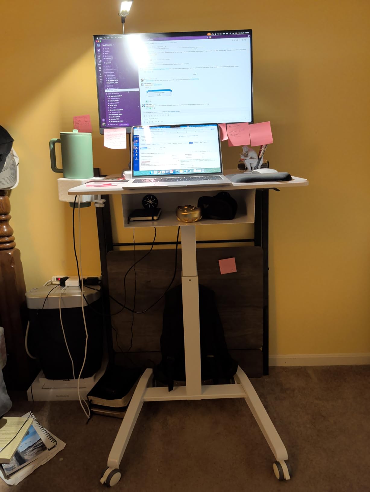 JOY worker Mobile Standing Desk with Drawer, 28