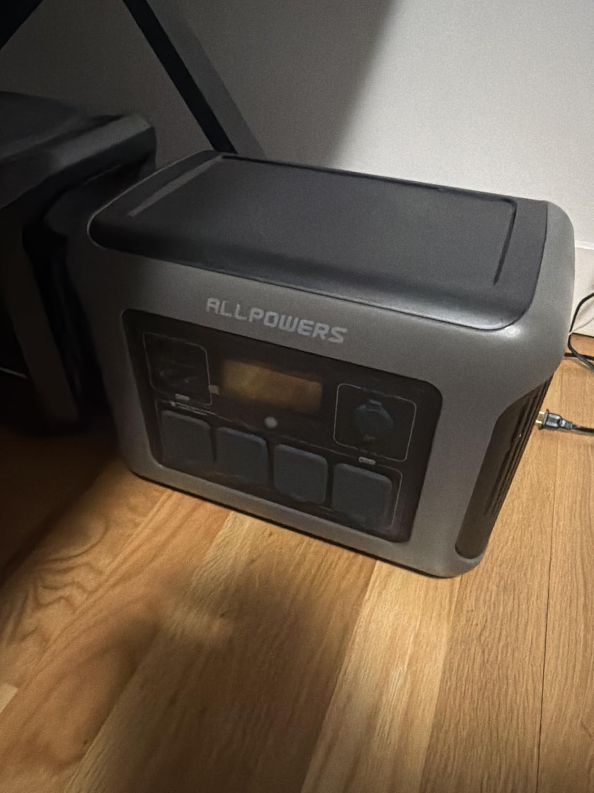 ALLPOWERS R1500 LITE Portable Power Station 1056Wh, 1600W Solar Generator (Peak 3200W) with LiFePO4 Battery, 1-Hour Fast Charging, UPS Battery Backup for Home Power Outage, RV, Camping, Emergency Use customer photo 1