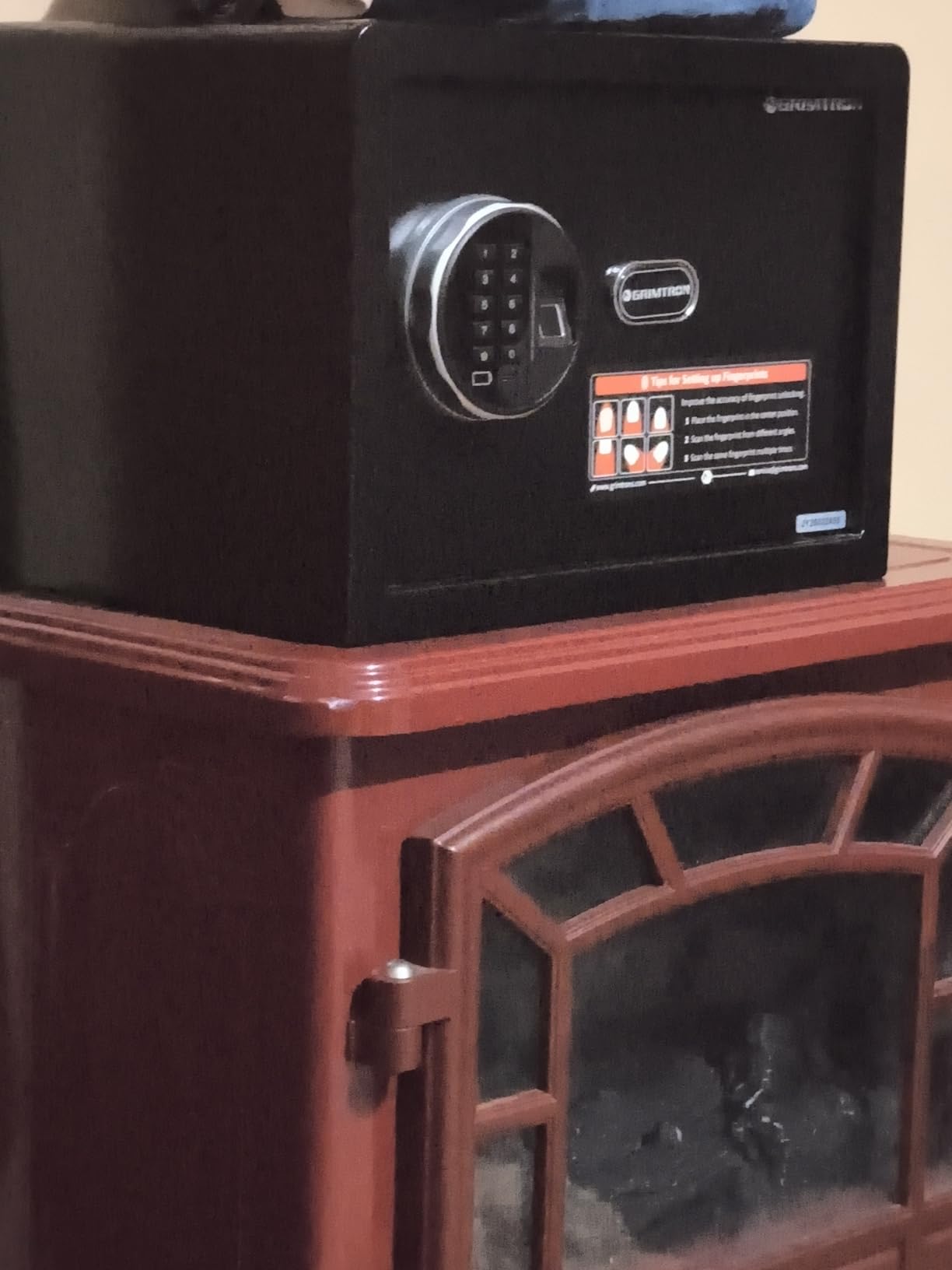 20LB Biometric Safe with Fingerprint Lock, 0.80 cu.ft. Safe with Silent Mode, LED, Backlit Keypad, Removable Shelf customer photo 2