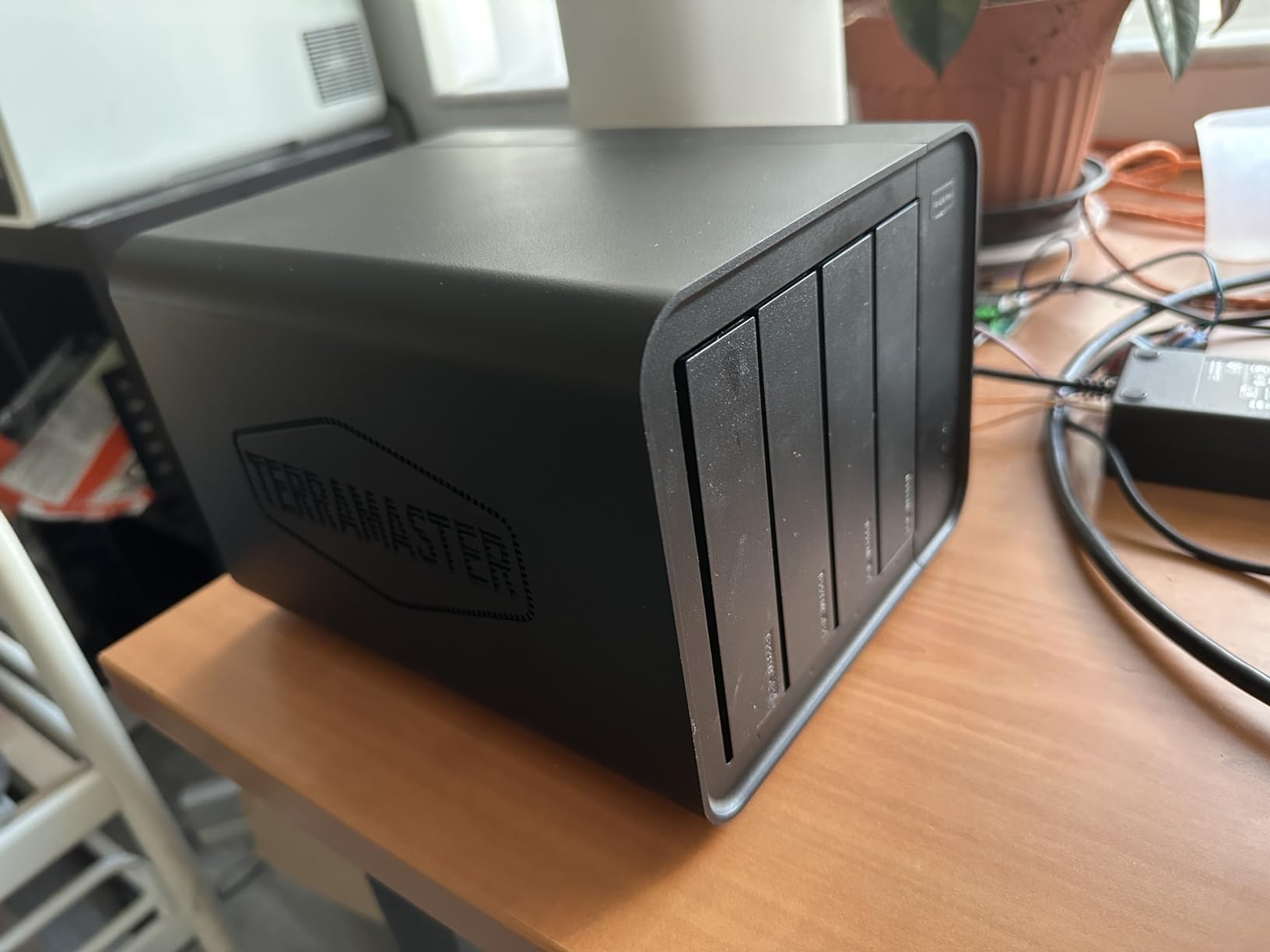 TerraMaster F4-424 Pro NAS Storage - 4Bay Core i3-N305 8-Core 8-Thread CPU, 32GB DDR5 RAM, 2.5GbE Port x 2, Network Attached Storage Peak Performance for Business (Diskless) customer photo 2