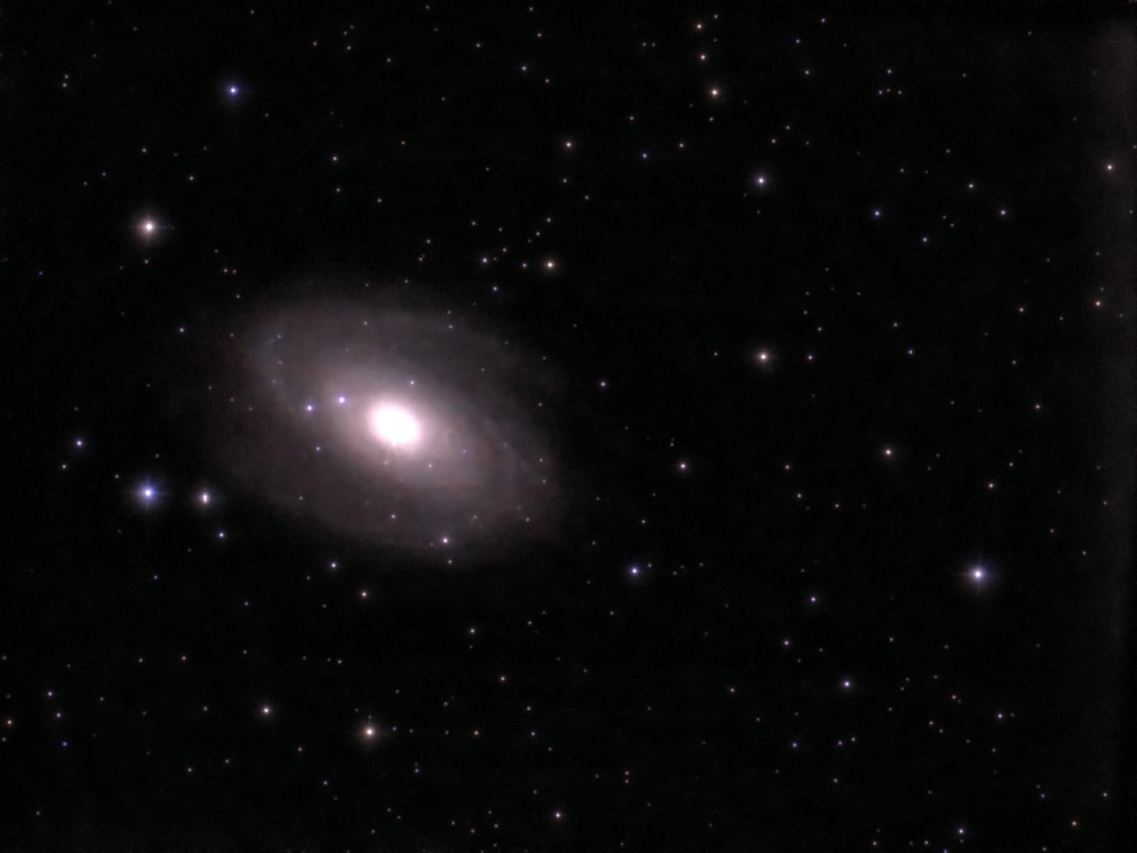Odyssey PRO - UNISTELLAR Smart Telescope (with Eyepiece), 85mm f/3.9 (320mm) Digital & Computerized, App-Controlled Motorized Alt-Az, Enhanced Vision, RAW/FITS Export, 64GB, 5h Battery (Black) customer photo 1