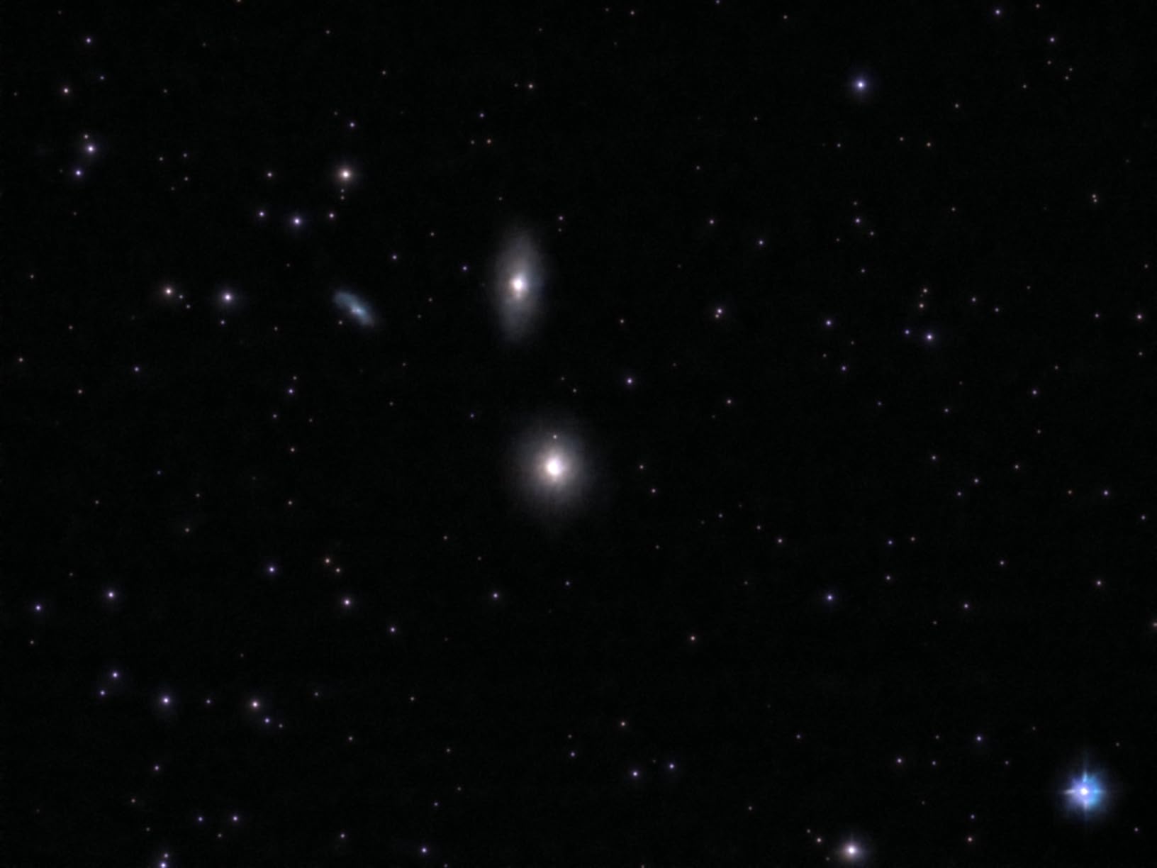Odyssey PRO - UNISTELLAR Smart Telescope (with Eyepiece), 85mm f/3.9 (320mm) Digital & Computerized, App-Controlled Motorized Alt-Az, Enhanced Vision, RAW/FITS Export, 64GB, 5h Battery (Black) customer photo 2
