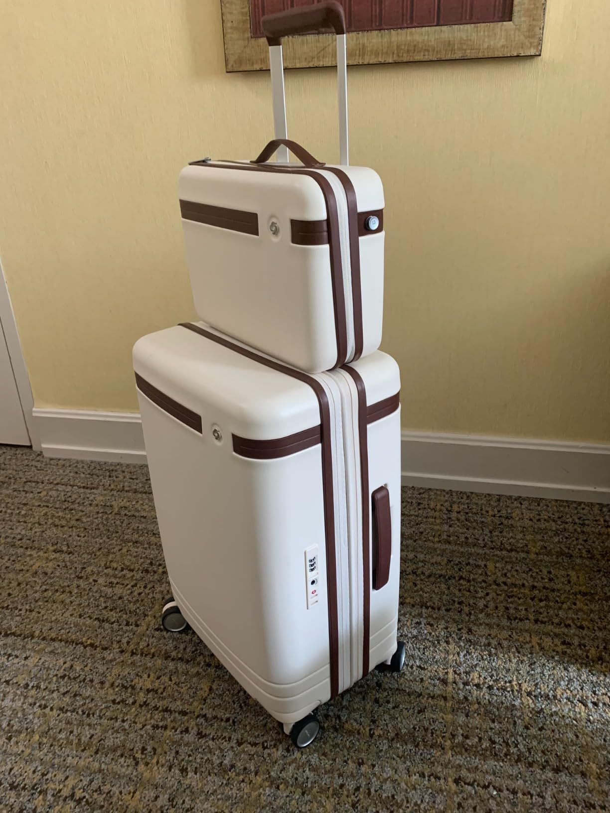 Virtuosa Hardside 21 Inch Carry On Luggage - Airline Approved with 360° Spinner Wheels, RightHeight™ Adjustable Handle - Zippered WetPak™ - TSA Lock - Expandable Light Polycarbonate Shell - Off White customer photo 2