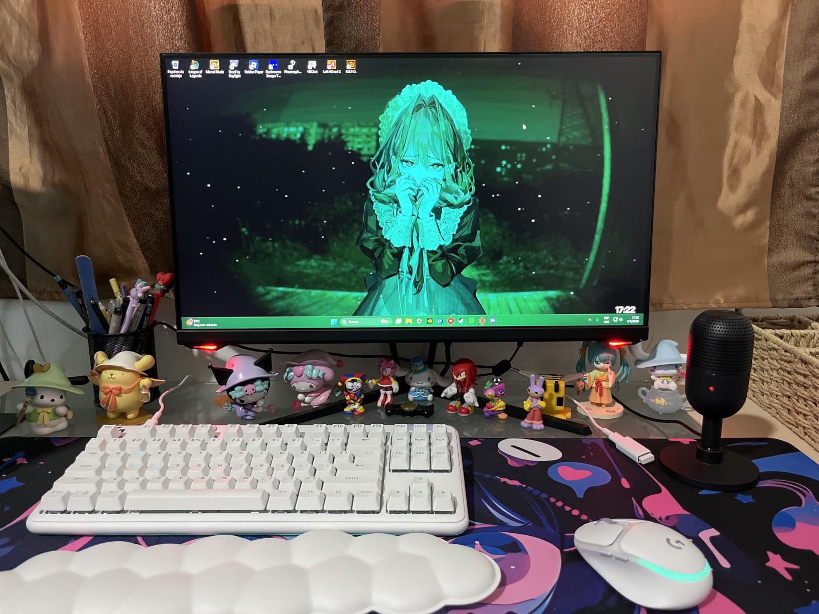 Razer Seiren V3 Mini USB Microphone: Condenser Mic - Supercardioid Pickup Pattern - Tap-to-Mute Sensor with LED Indicator - Shock Absorber - Ultra Compact - PC, Discord, OBS Studio, XSplit - Black customer photo 1