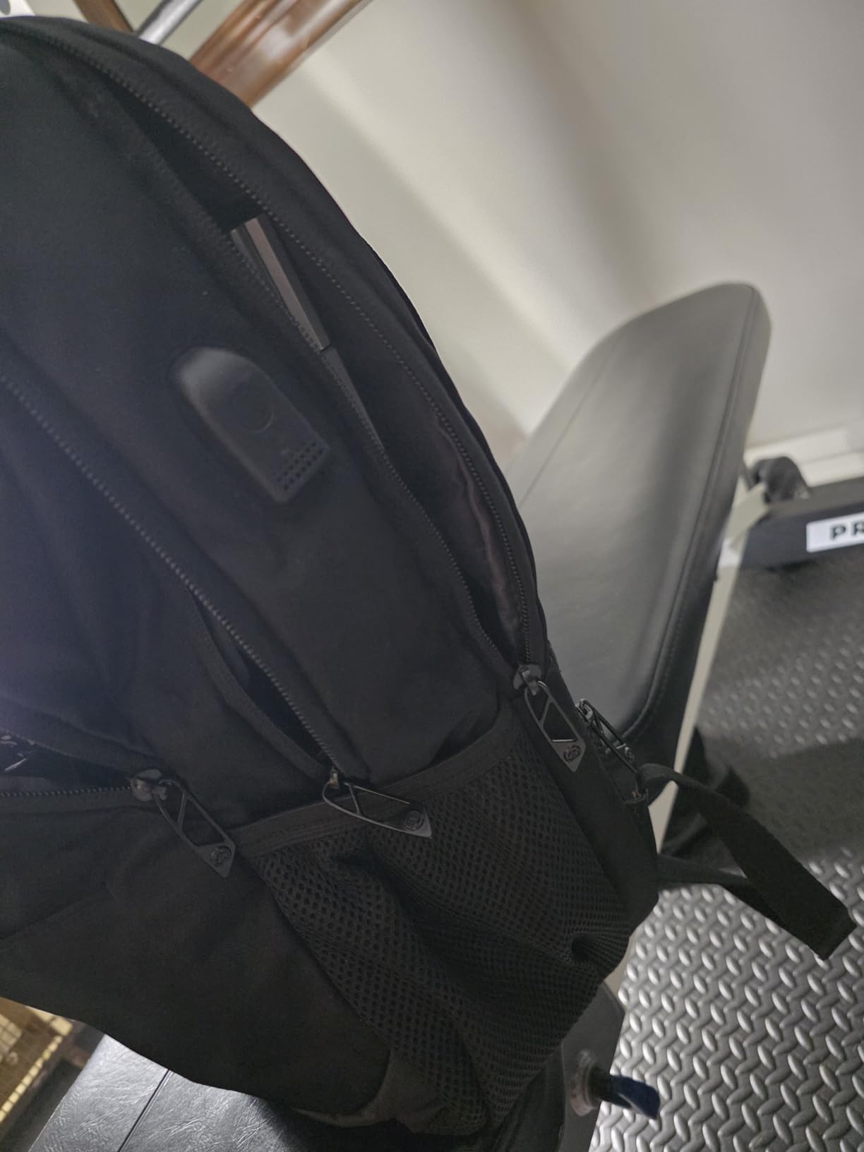 Swissdigital Design Travel Laptop Backpack, College Laptops Backpack with USB Charging Port for Men and Women Fits 16 Inch Notebook, Black | SD1670-01 customer photo 1