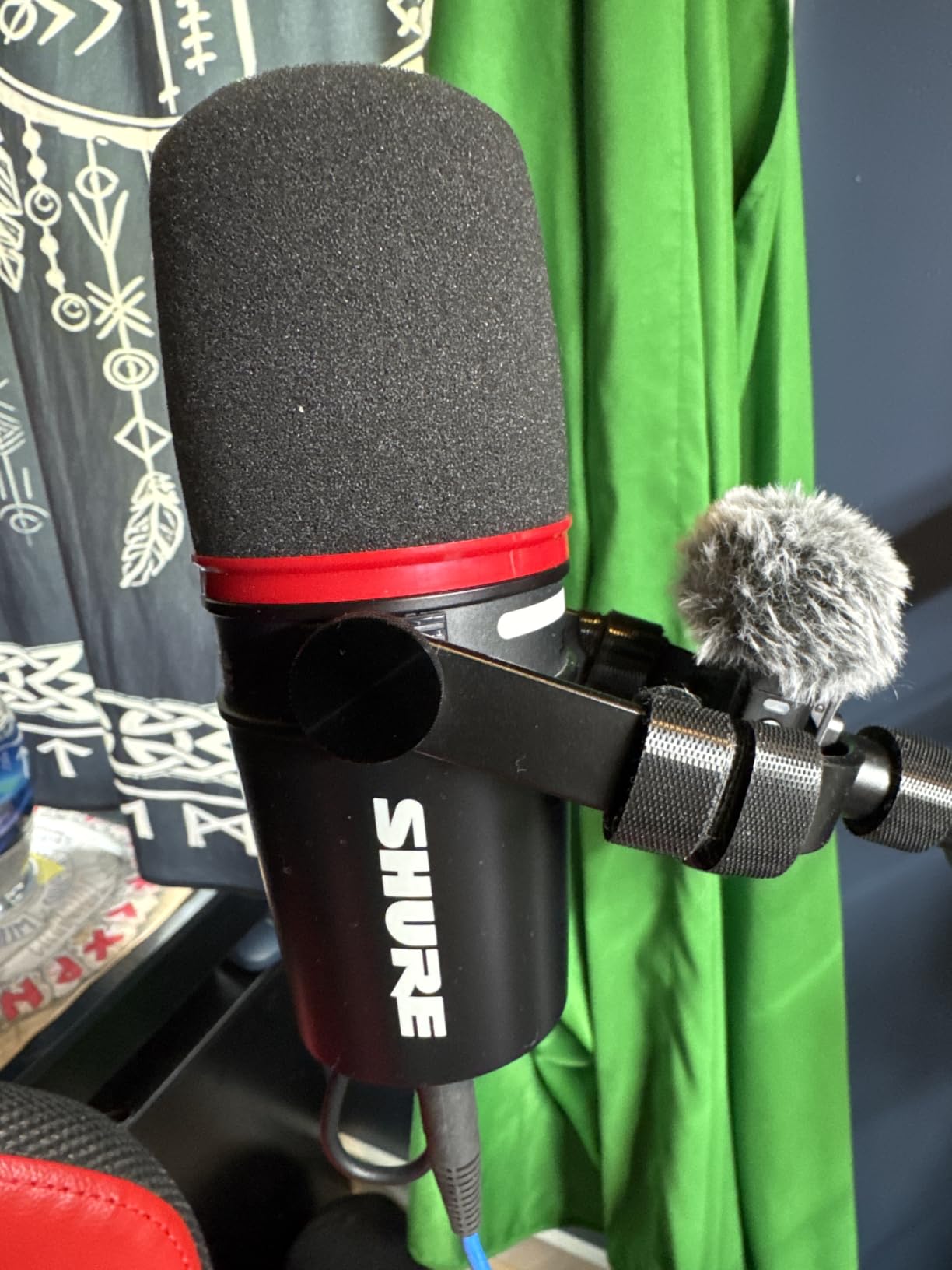 Shure MV7+ USB-C & XLR Podcast Dynamic Microphone - Black customer photo 2