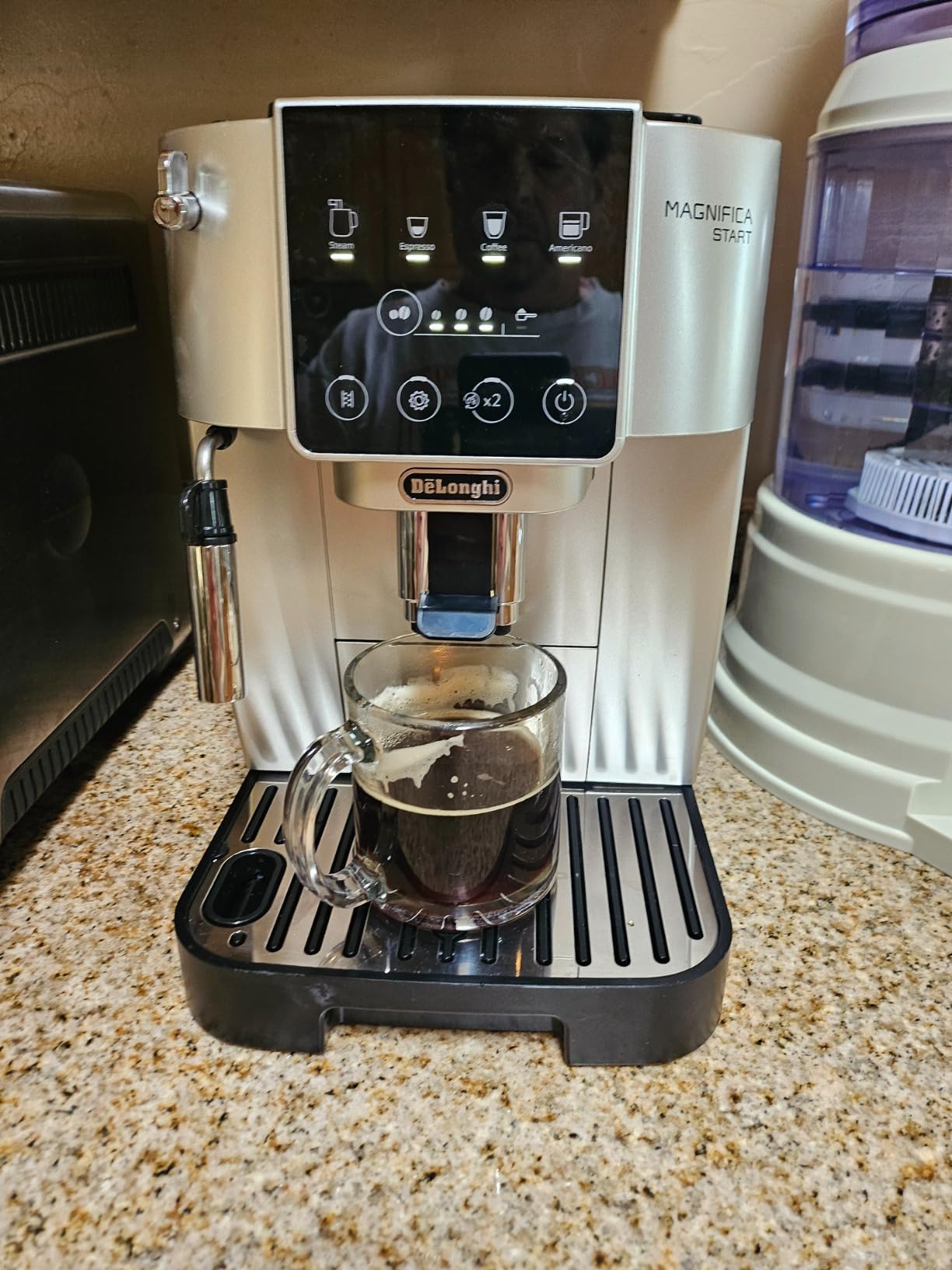 De'Longhi Magnifica Start Automatic Espresso Machine with Manual Milk Frother & Built in Grinder - 3 One-Touch Recipes, Easy-to-Clean, Home Barista Coffee Maker for Lattes, Cappuccino, Iced Coffee customer photo 1