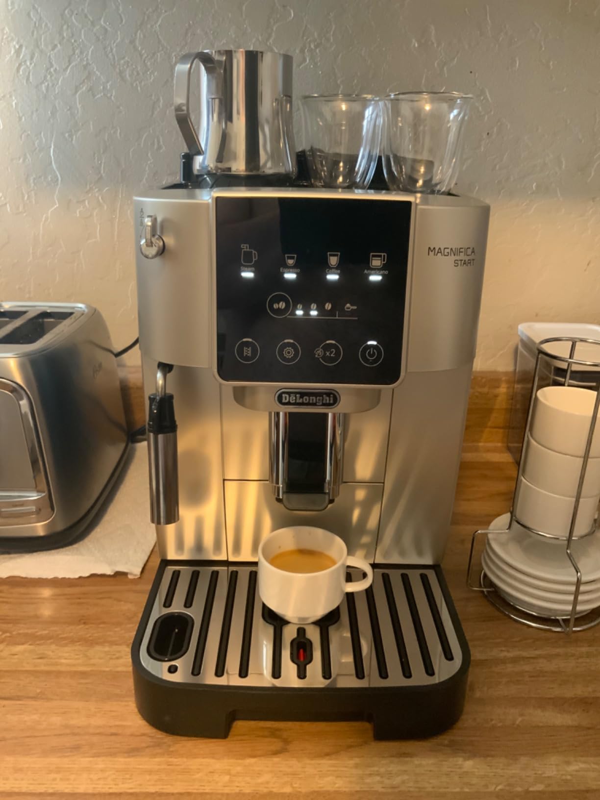 De'Longhi Magnifica Start Automatic Espresso Machine with Manual Milk Frother & Built in Grinder - 3 One-Touch Recipes, Easy-to-Clean, Home Barista Coffee Maker for Lattes, Cappuccino, Iced Coffee customer photo 2
