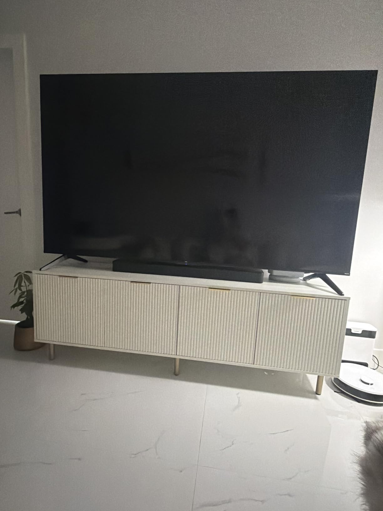 Amazon Fire TV Soundbar Plus (newest model) with built-in subwoofer, 3.1 channel, Dolby Atmos, clear dialogue customer photo 1