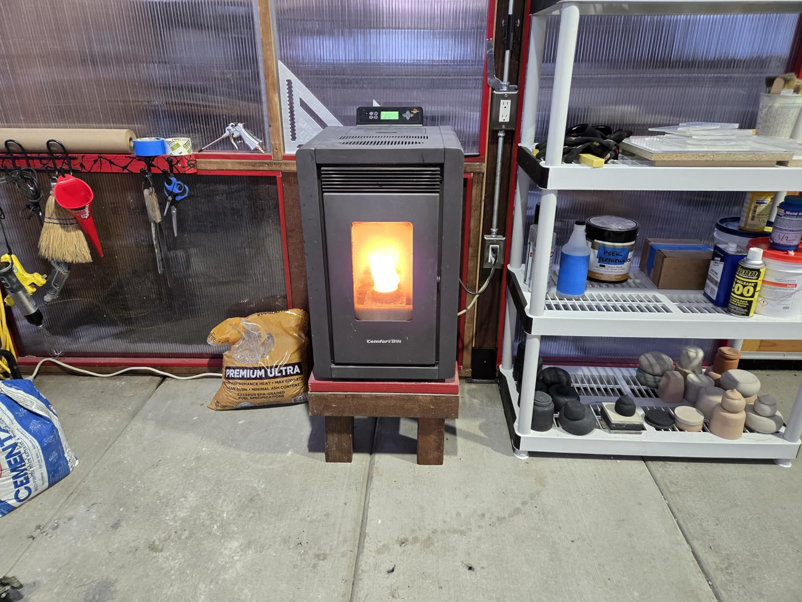 ComfortBilt HP40 Alpine Pellet Stove, 1,500 sq. ft., 25 lb. Hopper, Black customer photo 2