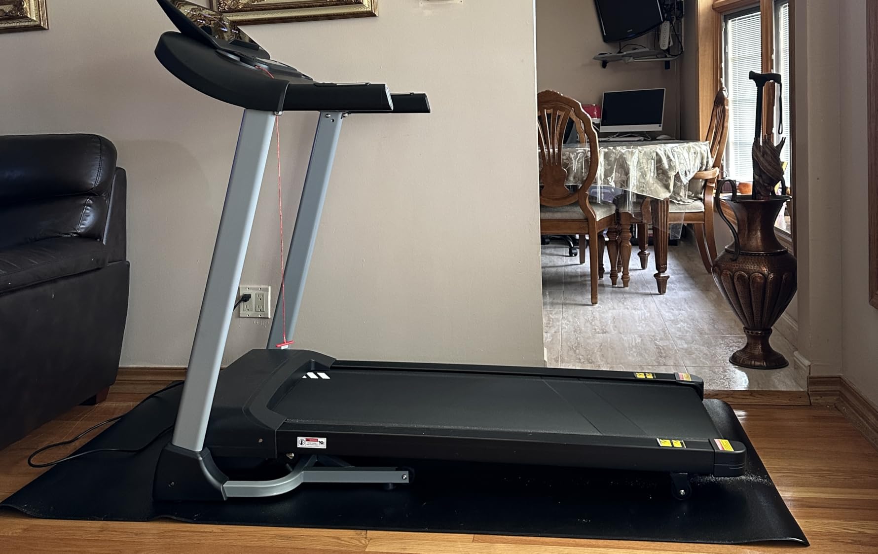HUAGEED Treadmills for Home, 18% Auto Incline, Heavy Duty 400LBS Capacity | Quiet 3.5 HP Motor; 36 Workout Programs; Extra-Wide Running Belt customer photo 1