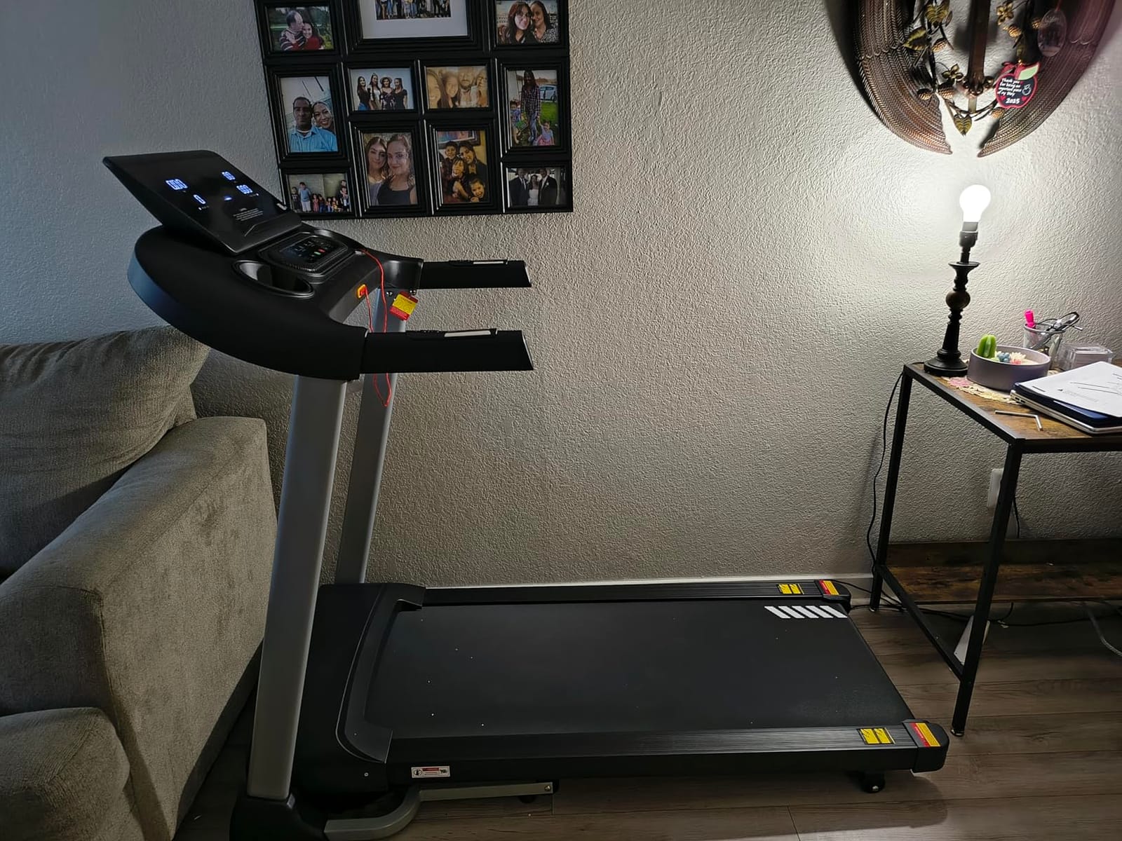 HUAGEED Treadmills for Home, 18% Auto Incline, Heavy Duty 400LBS Capacity | Quiet 3.5 HP Motor; 36 Workout Programs; Extra-Wide Running Belt customer photo 2