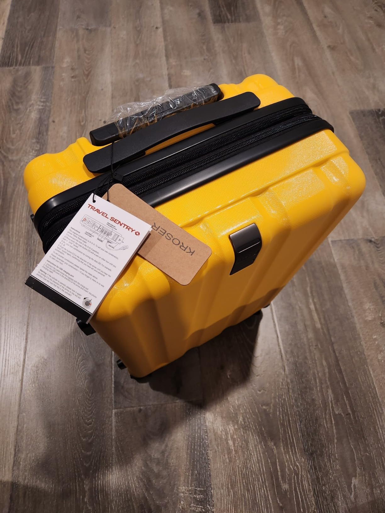 Carry On Luggage Suitcase Rolling Luggage, Carry-On 20-Inch customer photo 2
