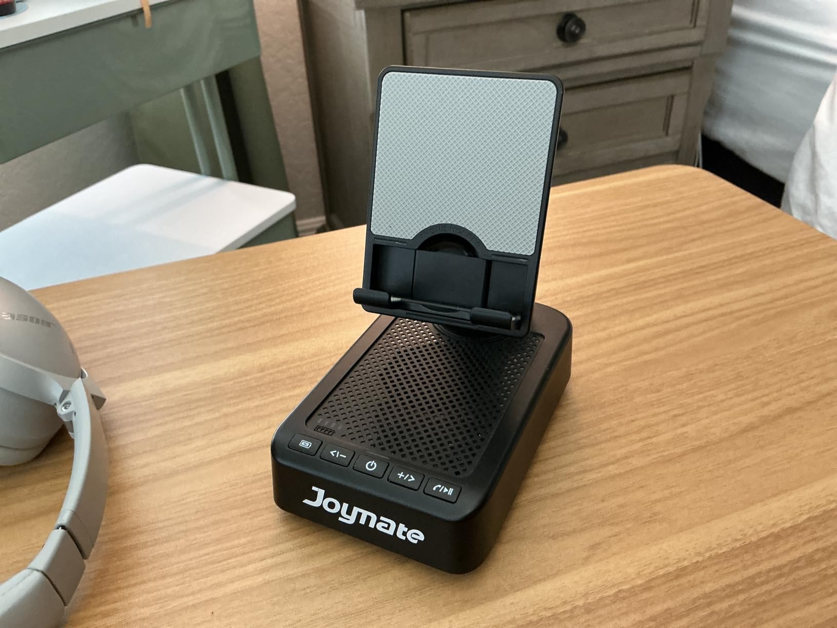 Phone Stand with Bluetooth Speaker and Charging Function customer photo 1