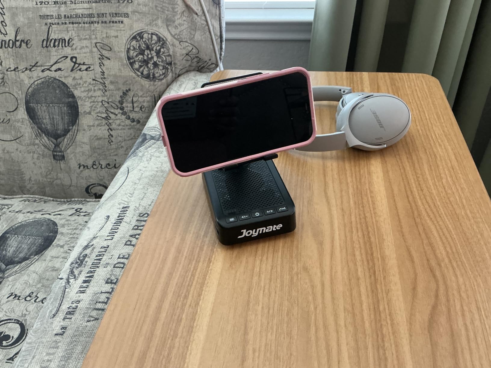 Phone Stand with Bluetooth Speaker and Charging Function customer photo 2