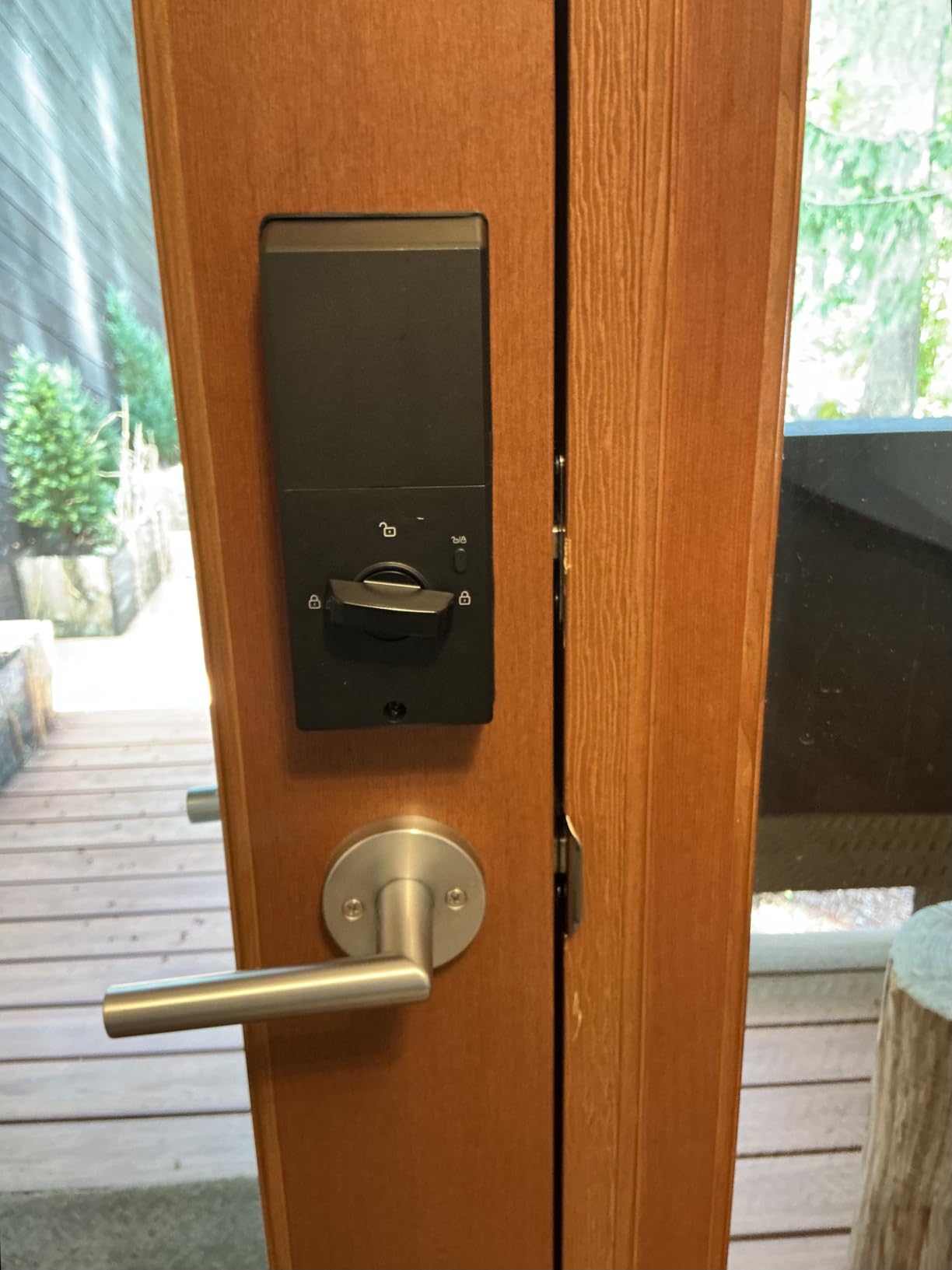 Ulecoce Fingerprint Keypad Deadbolt with Knob Set, Keyless Entry Door Lock with App Control, Door Locks for Front Door, Auto Lock & One-Touch Lock, 100+ User Codes & 5 Keys, Easy Installation, Matte Black customer photo 1