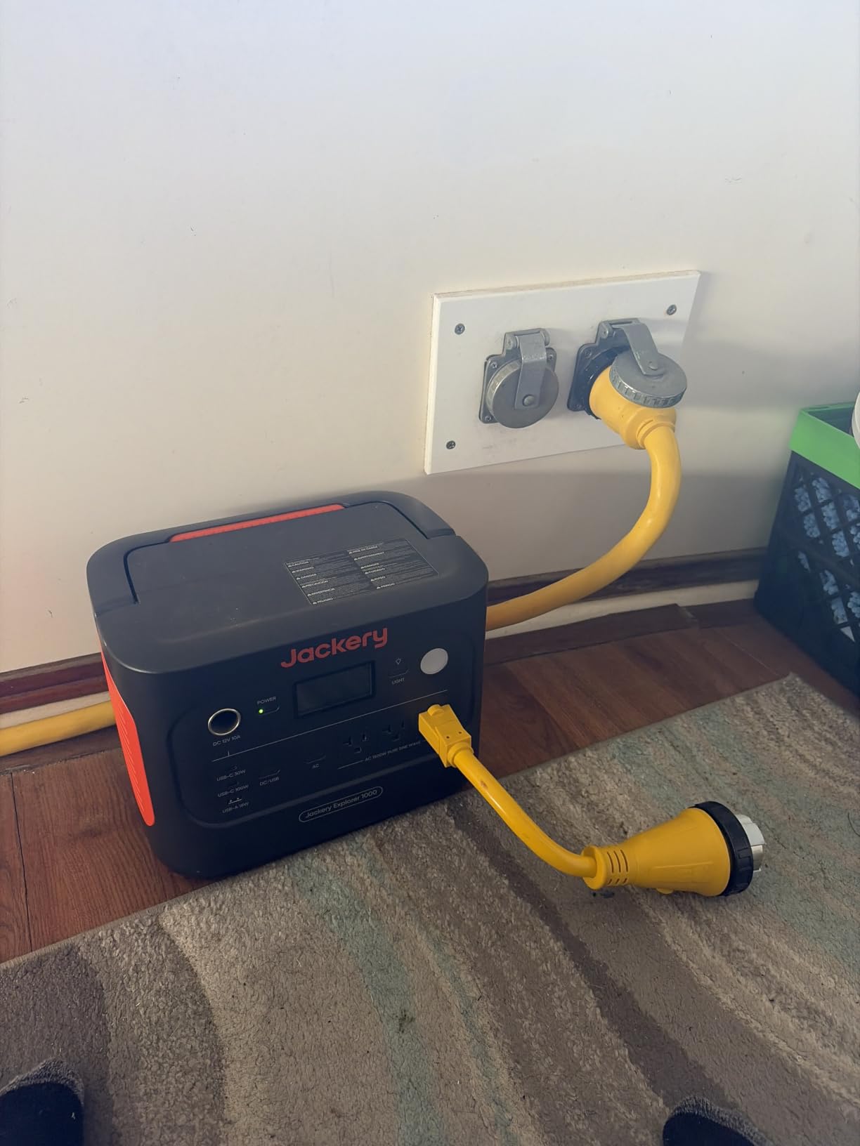 Jackery Explorer 1000 v2 Portable Power Station,1070Wh,1500W customer photo 1