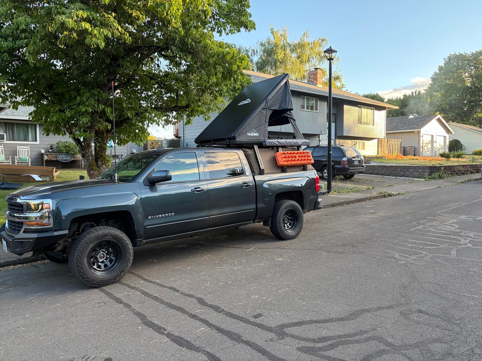 WildFinder Rooftop Tent, Hard Shell Roof Top Tent for Jeep SUV Truck Van | Aluminum Pop Up Roof Tent with LED Light Strip, Camping Car Roof Tent for 2-3 Person, Hardshell Rooftop Tent customer photo 2
