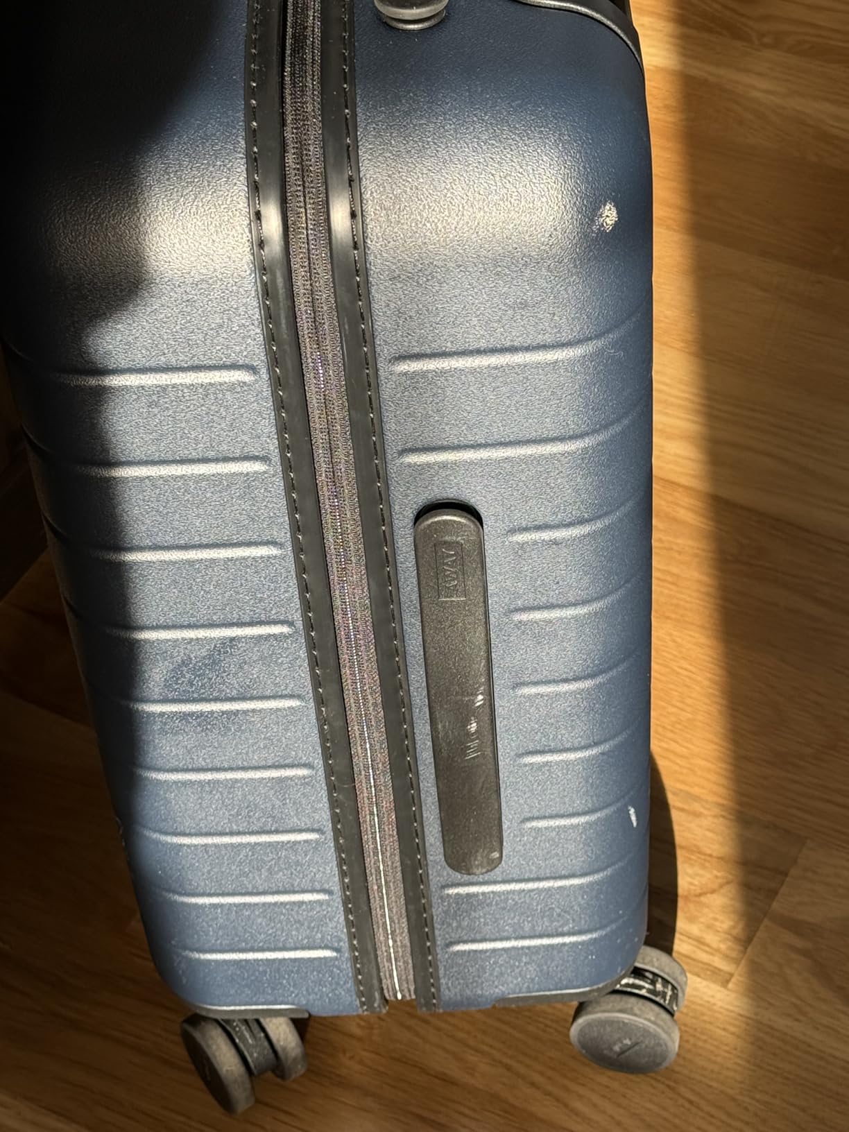 Away Carry-On Luggage - 22-Inch Lightweight Hardside Suitcase with 360° Spinner Wheels, Interior Compression System, TSA-Approved Lock - Navy Blue customer photo 1