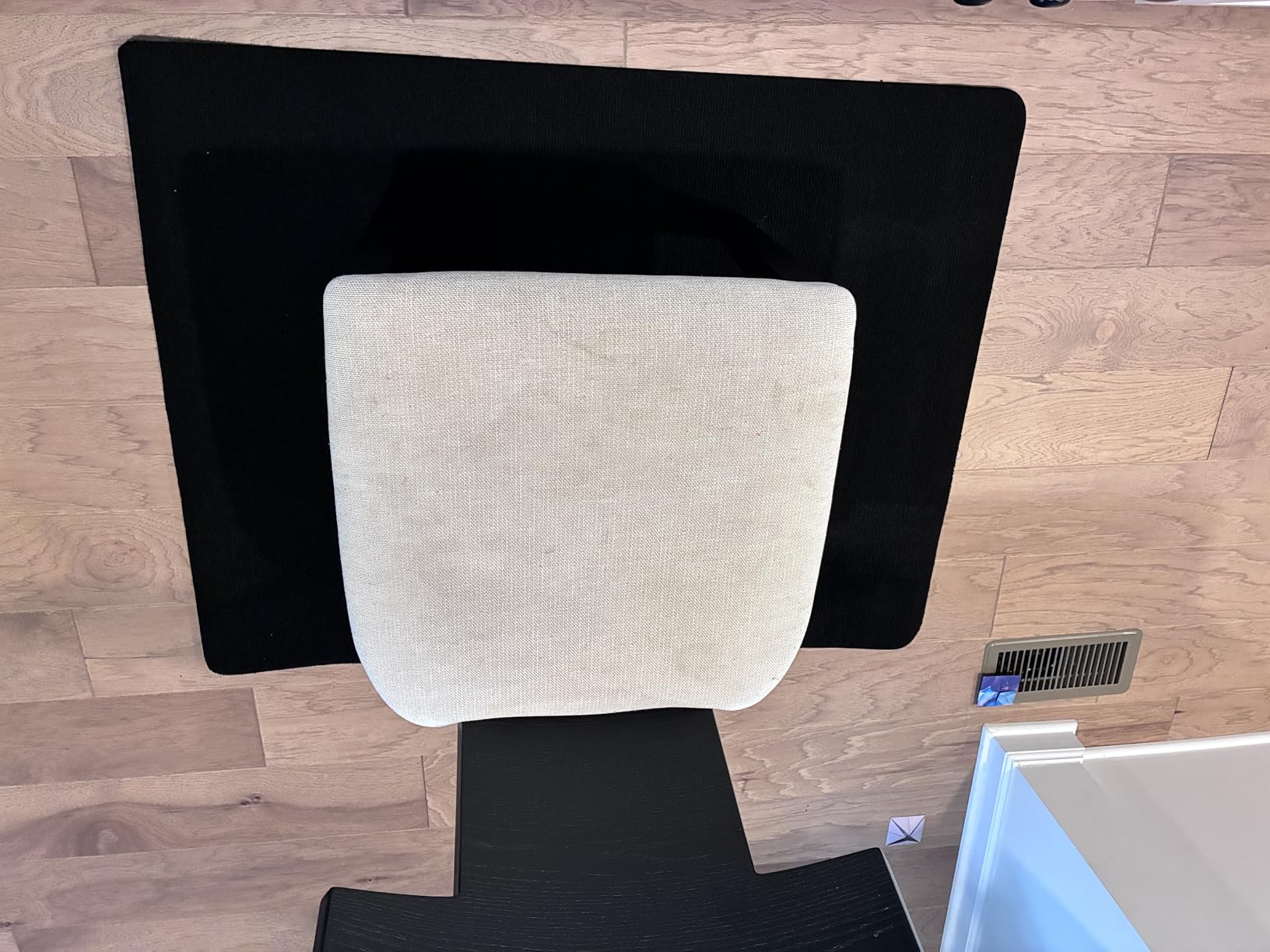 Sycoodeal Office Chair Mat for Hardwood Floor, Office Computer Gaming Chair Mat for Tile Floor, Large Floor Protector Rug, Anti-Slip, Easy to Clean, Pure Black (48