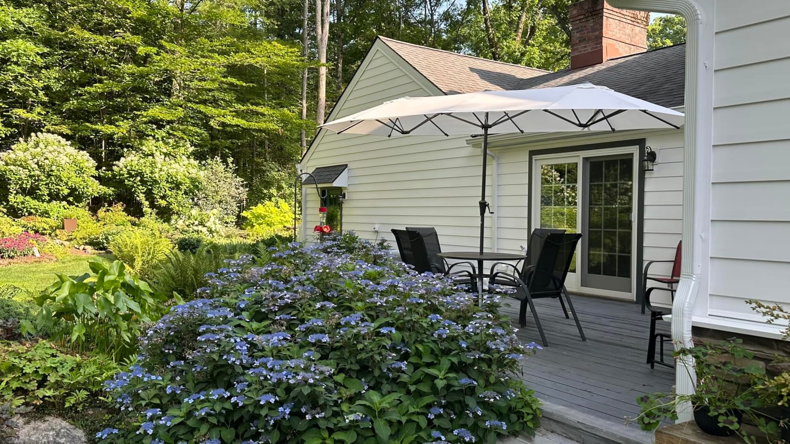 PURPLE LEAF Patio Umbrella 10Ft Market Table Round Push Button Tilt, Beige | Wind stability, 8 Reinforced ribs, Long-lasting durability, UV Protection, Fade resistance, Adjustable shade, Smooth operation customer photo 1