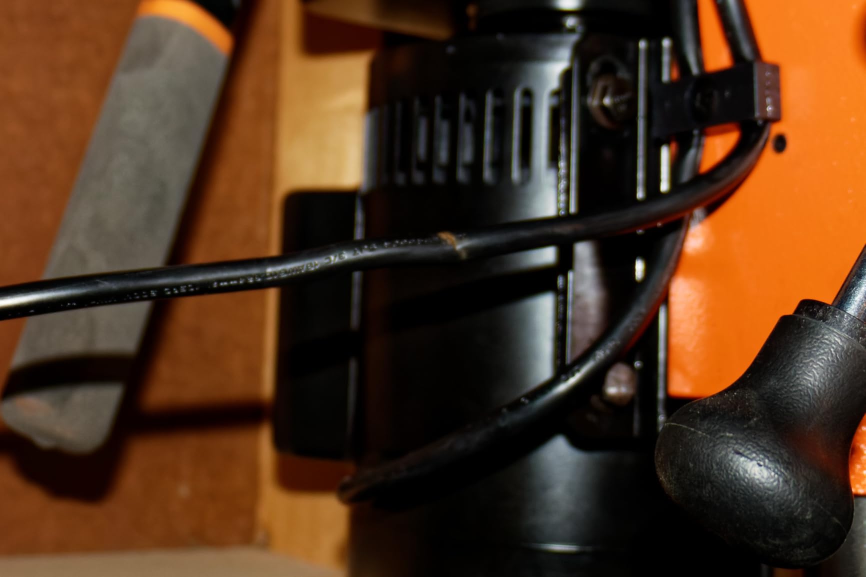 WEN 12-Inch Benchtop Drill Press, 6.2-Amp Variable Speed Motor with Cast Iron Construction, Laser and LED Work Light (DP1263V) customer photo 1