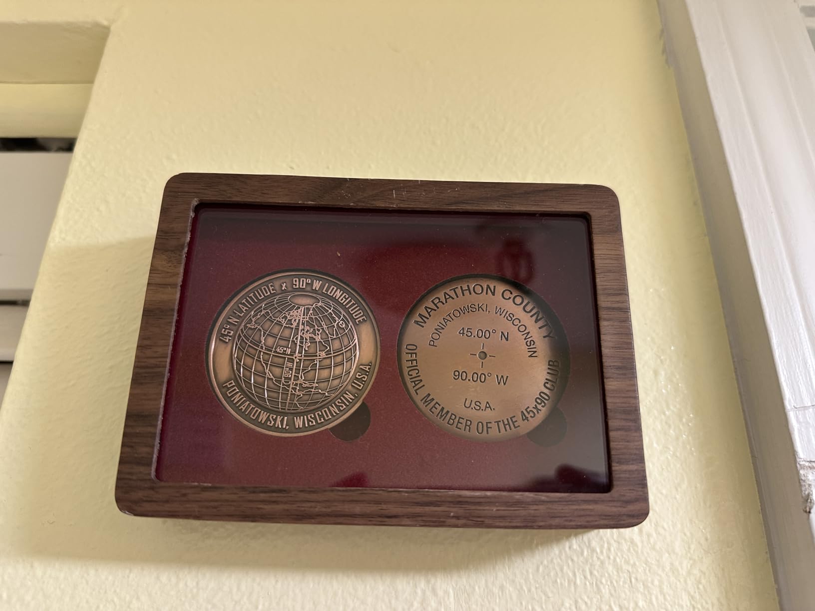 Challenge Coin Display Case Wood Coin Display Box Single Coin Display Holder 1.81