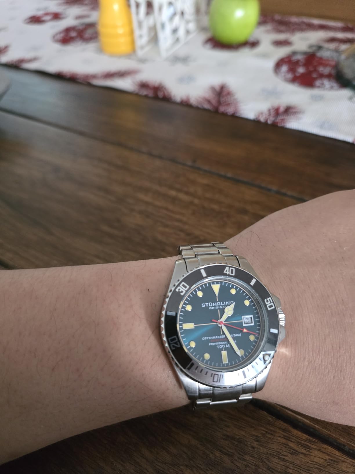 Stuhrling Depthmaster Heritage Diver Swiss Quartz Watch, 42mm, Stainless Steel, 100M Water Resistant customer photo 1