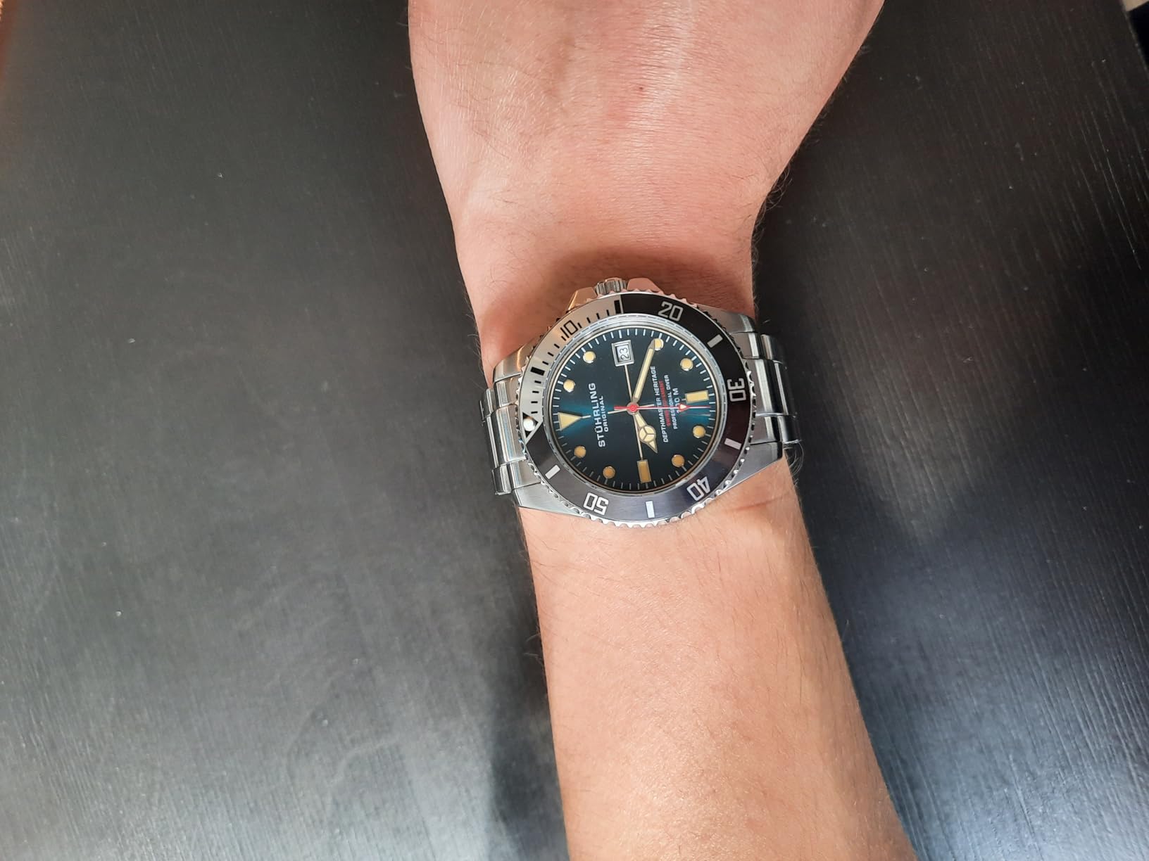 Stuhrling Depthmaster Heritage Diver Swiss Quartz Watch, 42mm, Stainless Steel, 100M Water Resistant customer photo 2