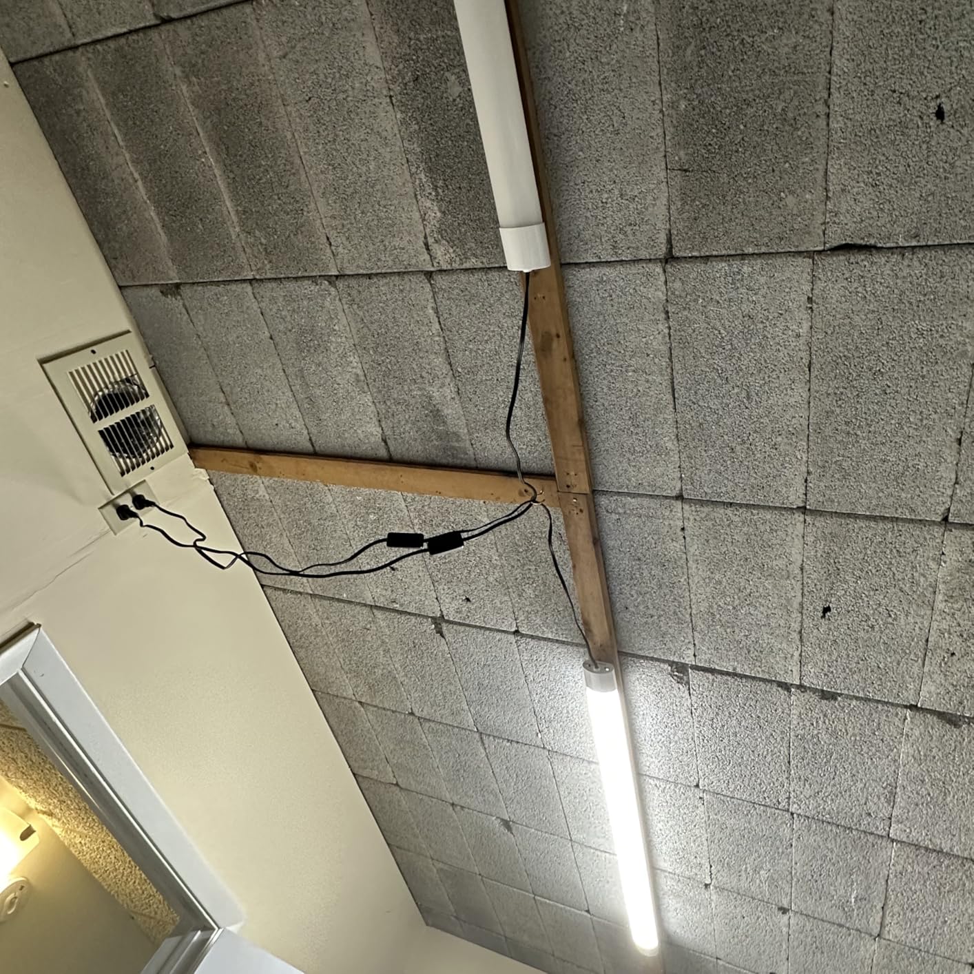ALUSSO LED Shop Lights 4FT for Garage, 4800LM Adjustable 20W/30W/40W, 5CCT 2700K 3000K 4000K 5000K 6500K, 120V, Warm to Cool Daylight Linkable Shop Lights for Workshop, ETL, 2 Pack customer photo 2