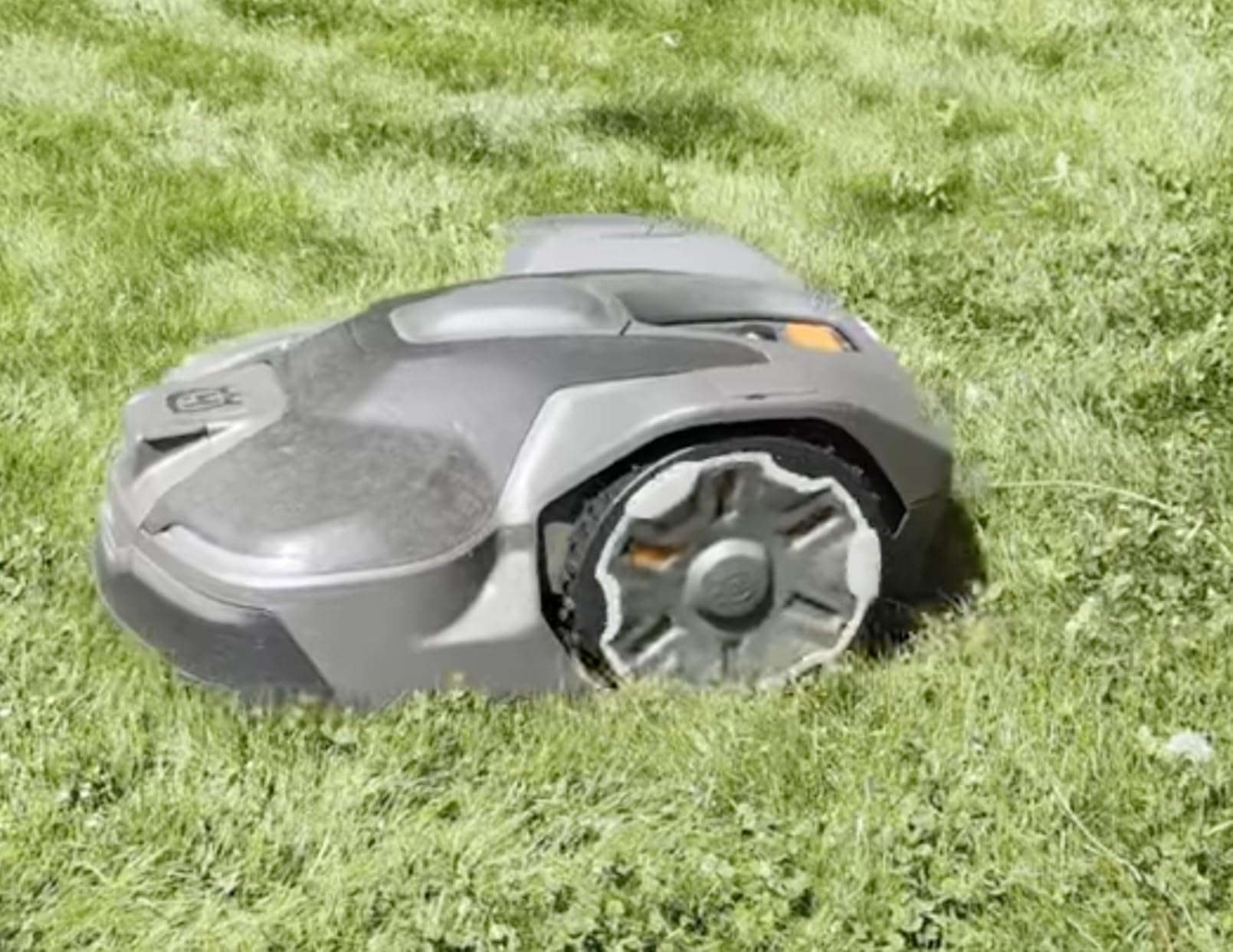 Husqvarna Automower 410iQ Wire-Free Robot Lawn Mower with EPOS Plug-in, Up to 1/2 Acre, 45% Slope, App-Based Virtual Zones, 4-Year Warranty customer photo 1