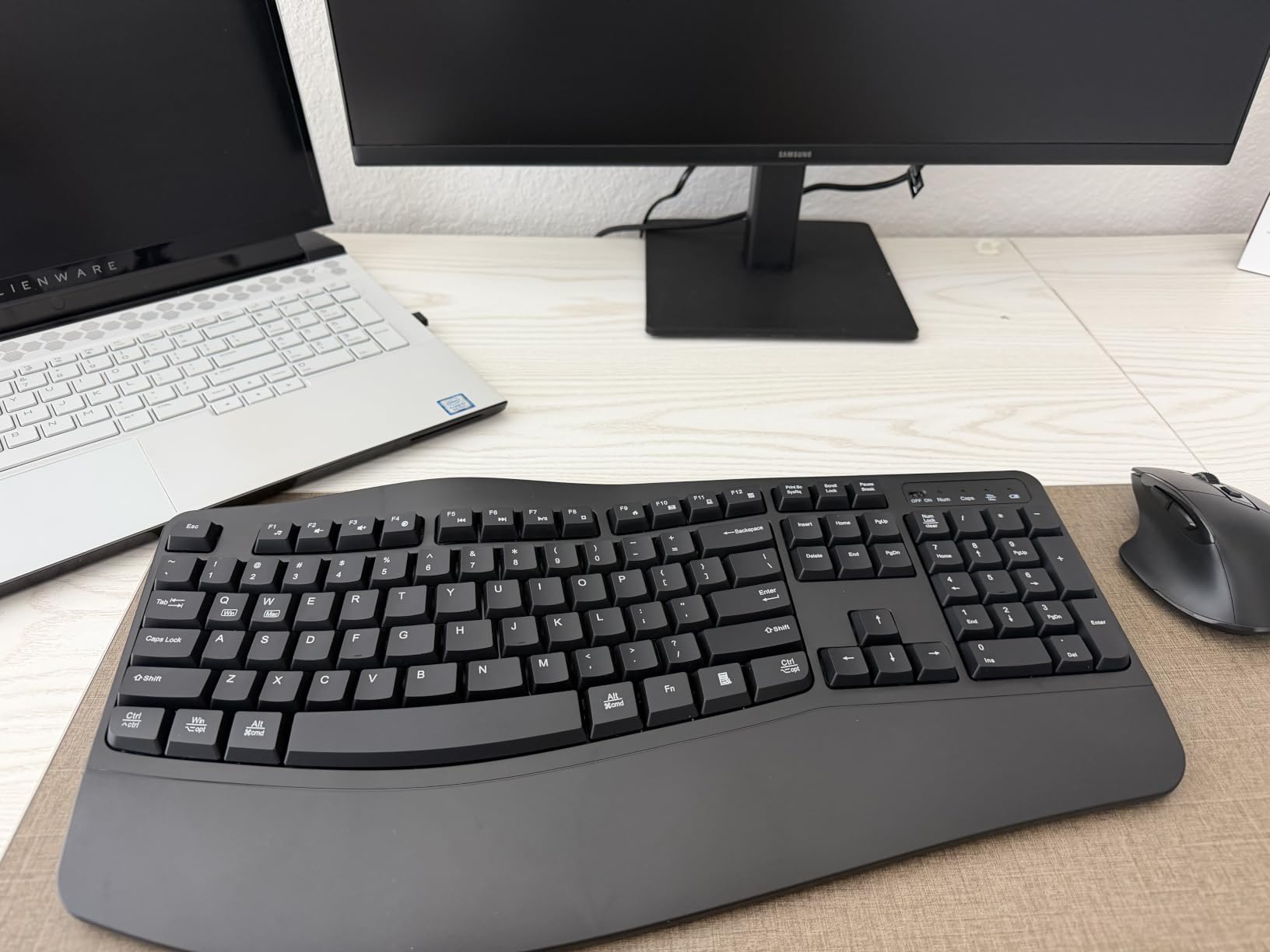 Wireless Keyboard and Mouse Combo, 2.4G Full Size Wave Keys Ergonomic Keyboard with Wrist Rest and 3-Level DPI Adjustable Wireless Ergonomic Mouse for Windows, Mac OS Desktop/Laptop/PC(Black) customer photo 1